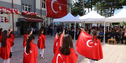 Sivas’ta miniklerin ilköğretim haftası sevinci görülmeye değerdi!
