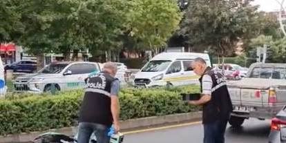 Kamyonetle çarpışan motosikletin sürücüsü öldü