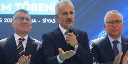 Bakan Abdulkadir Uraloğlu: "Sivas tarihi lojistik ambar binasını YHT garı olarak kazandırdık"