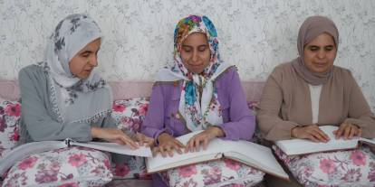 Görme engelli 3 kardeş azimle üniversiteyi kazandı