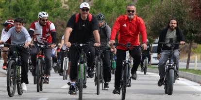 Sivas’ta bisiklet severler pedal çevirdi