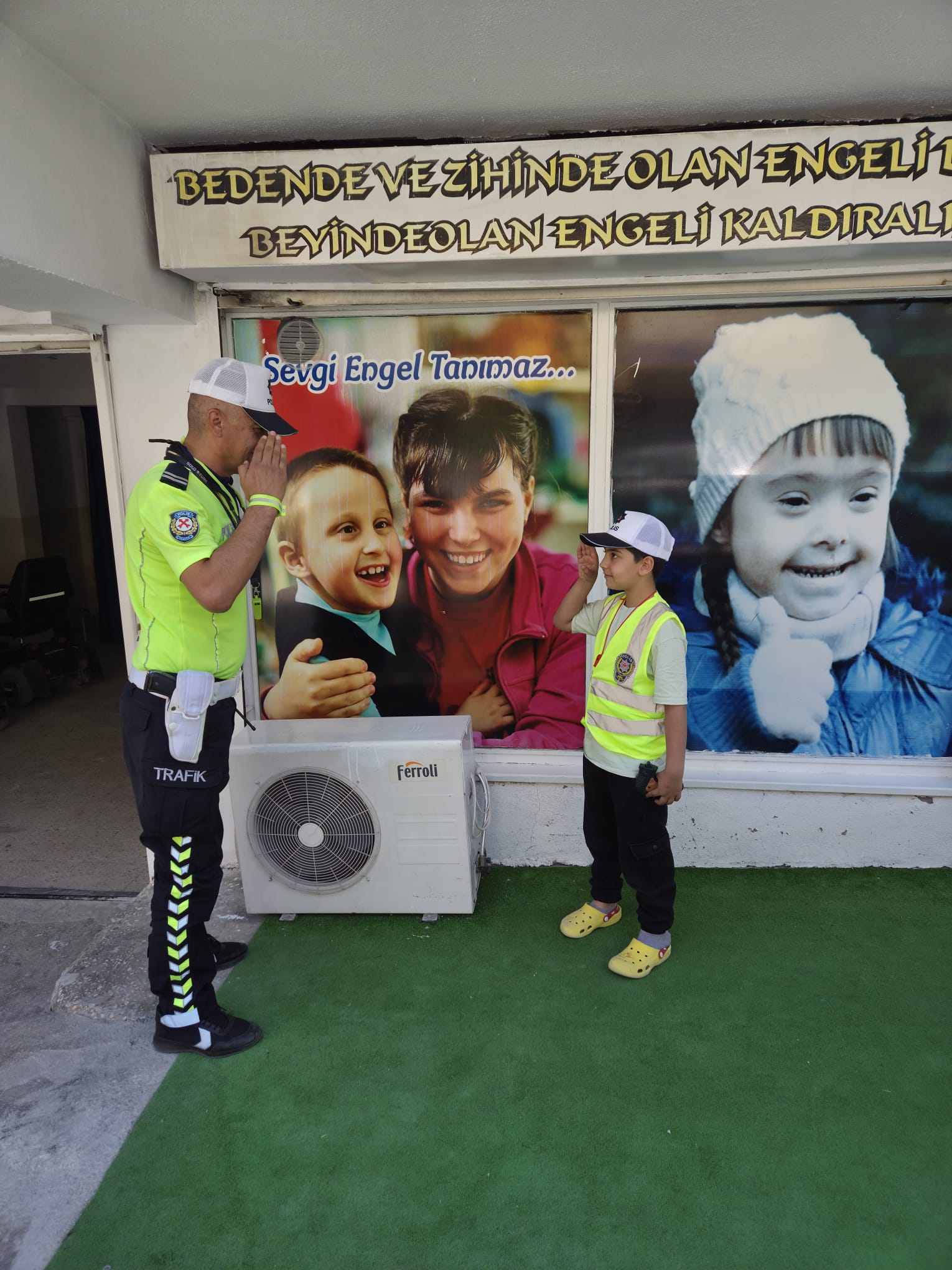 aa-20250711-38532354-38532352-ozel-gereksinimli-yusuf-eymen-asikin-polislik-hayali-gercek-oldu.jpg