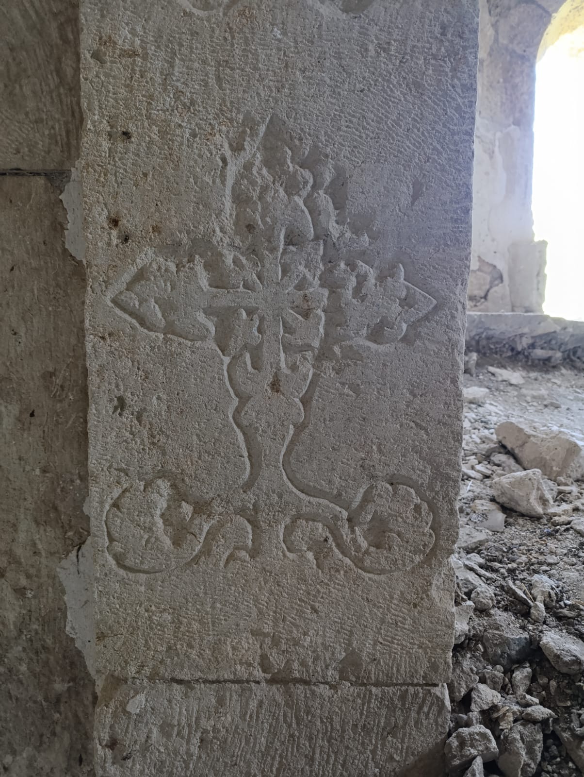 sivasta-tarihi-surp-minas-kilisesinin-mezarligi-tahrip-edildi2.jpg