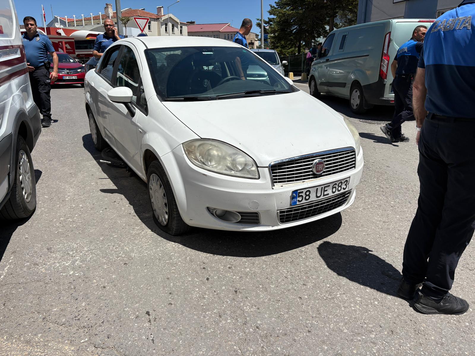 aa-20250717-38589967-38589965-sivasin-susehri-ilcesinde-otomobil-ile-carpisan-bisikletin-surucusu-yaralandi.jpg
