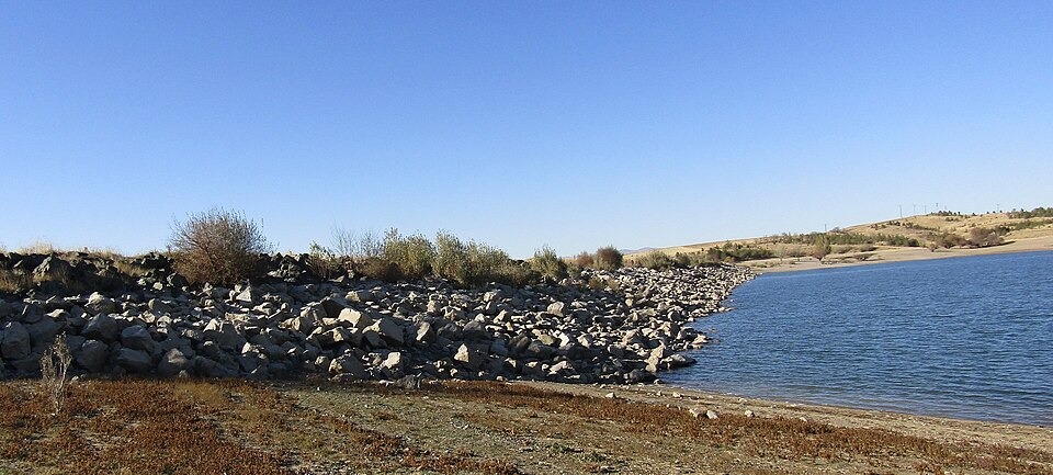 960px-yapialtin-baraji-sarkisla.jpg