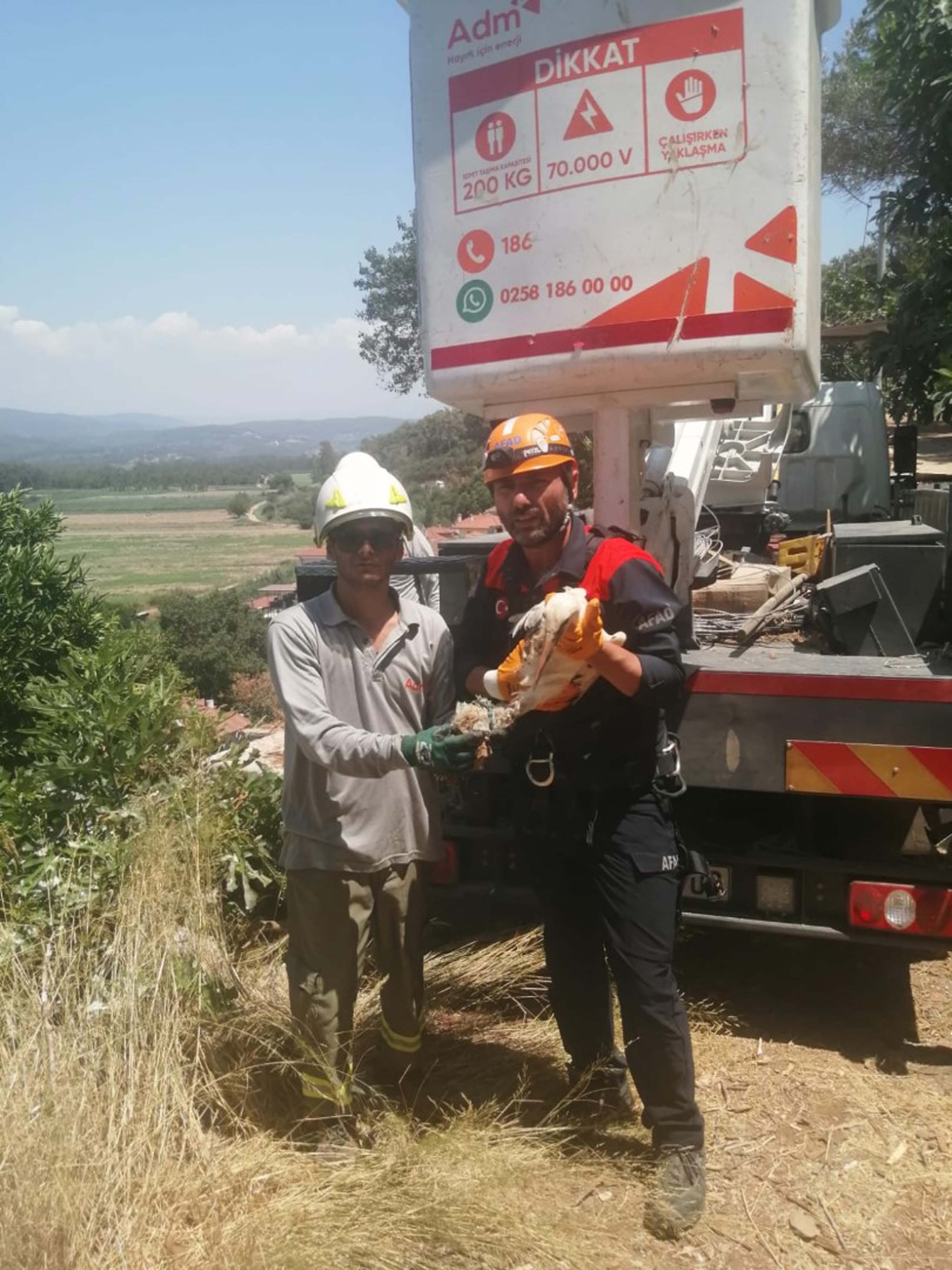 ayagi-kirilan-leylek-icin-seferber-oldul-826038-244755.jpg