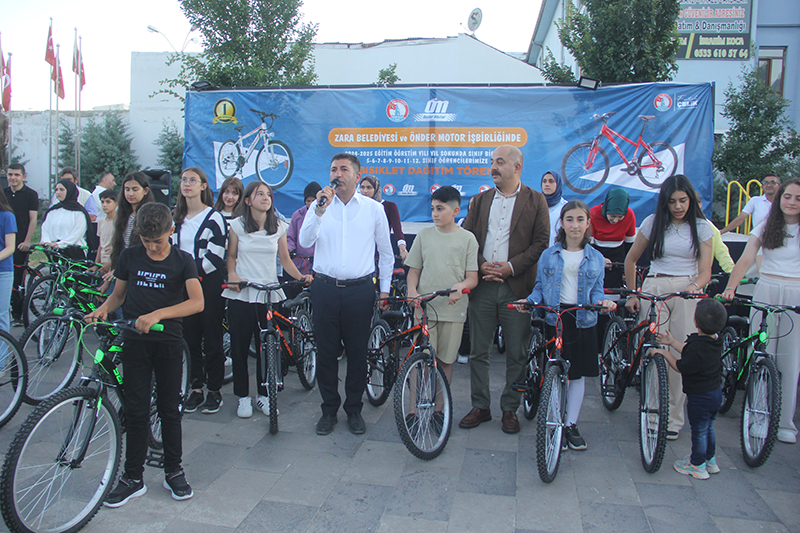 aa-20250723-38637129-38637127-zarada-sinif-birincisi-ogrencilere-bisiklet-dagitildi.jpg