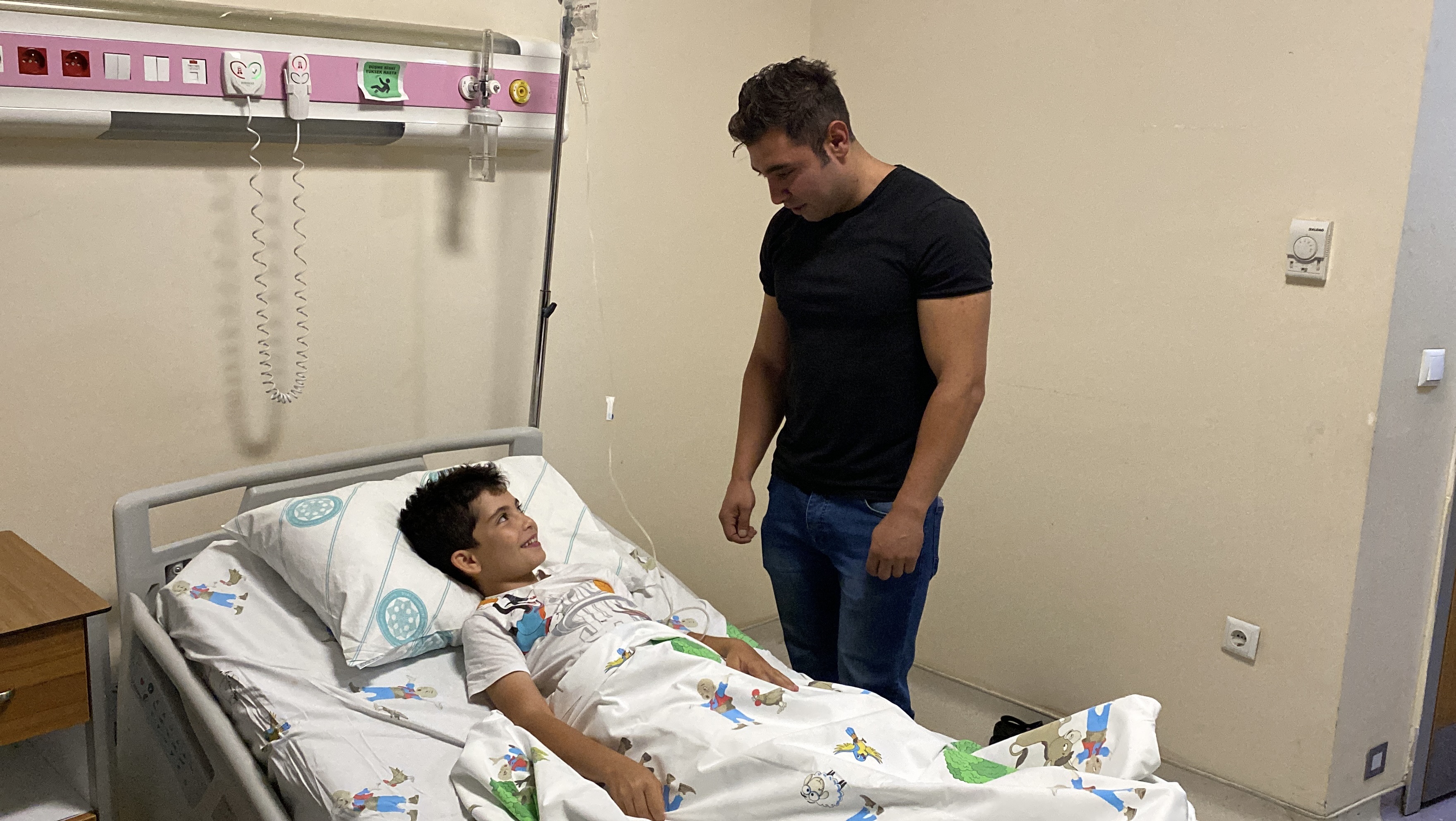 aa-20250727-38676457-38676449-havuzda-bogulma-tehlikesi-geciren-cocuk-bekcinin-mudahalesiyle-hayata-dondu.jpg