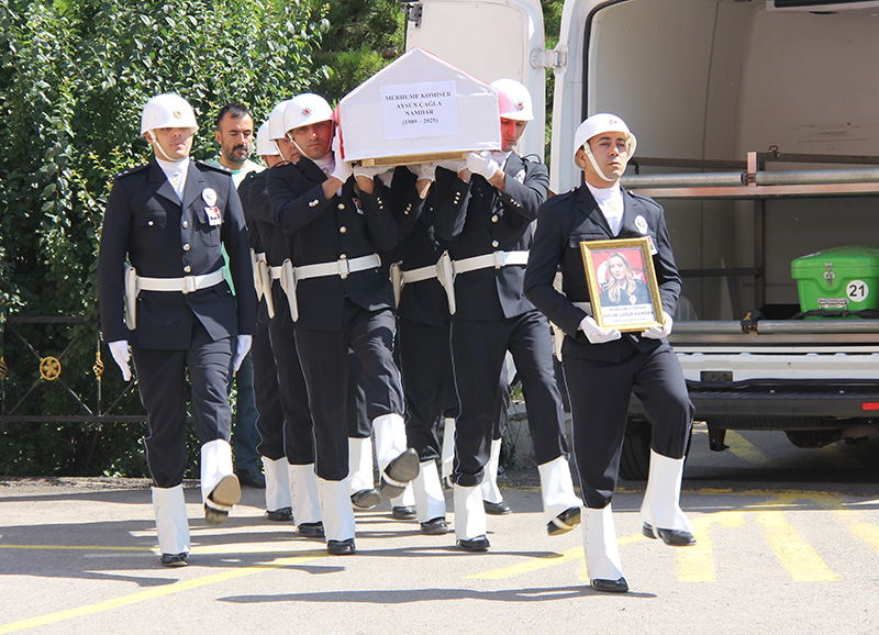 trafik-kazasinda-hayatini-kaybeden-komis-836117-247800.jpg