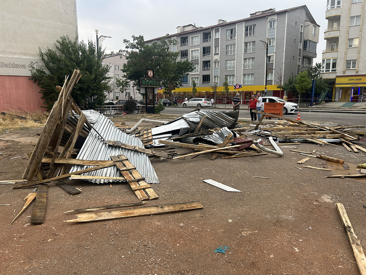 sivasta-saganak-ve-kuvvetli-ruzgar-ca-843290-250037.jpg