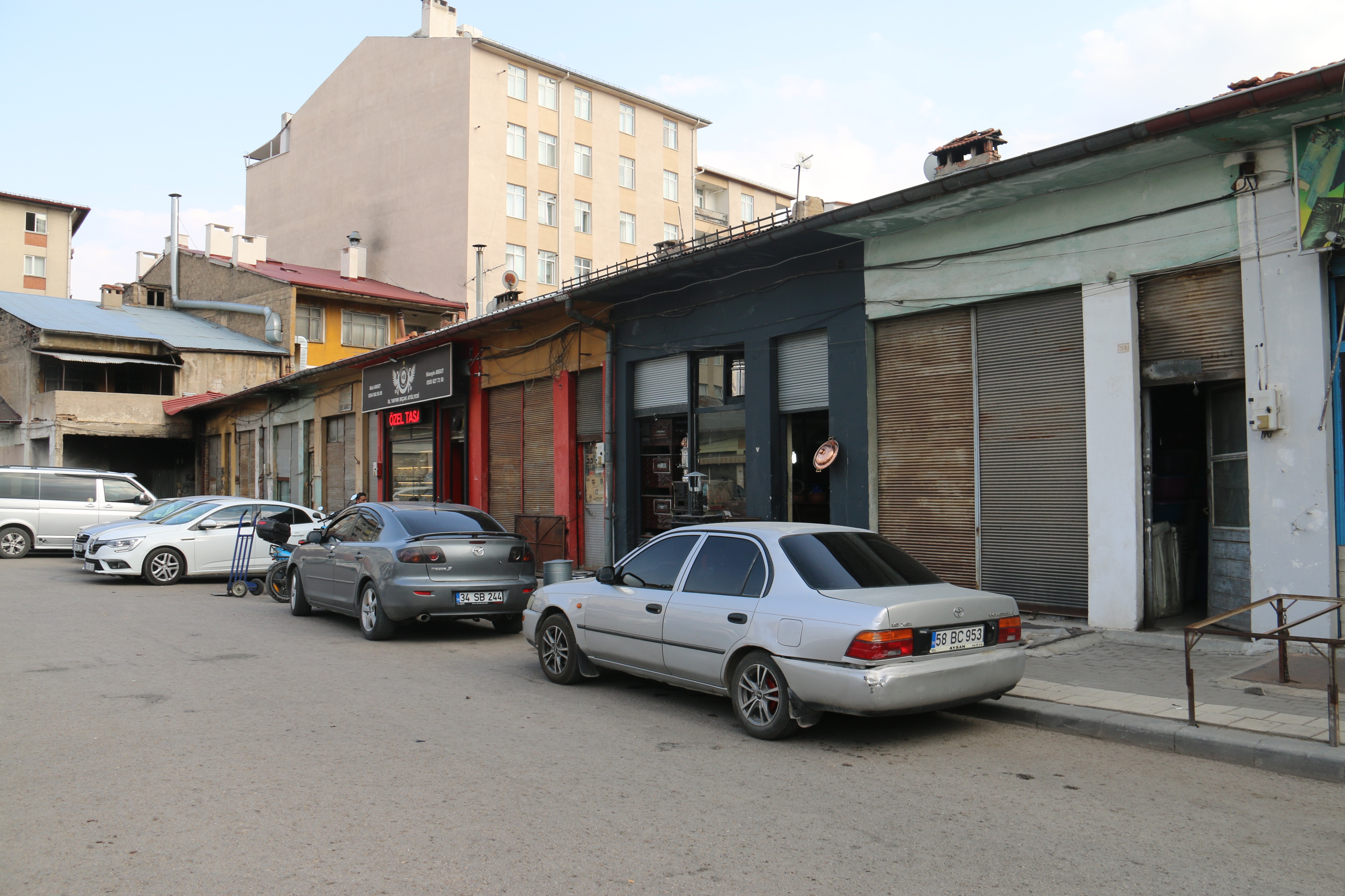aw510044-04.jpg