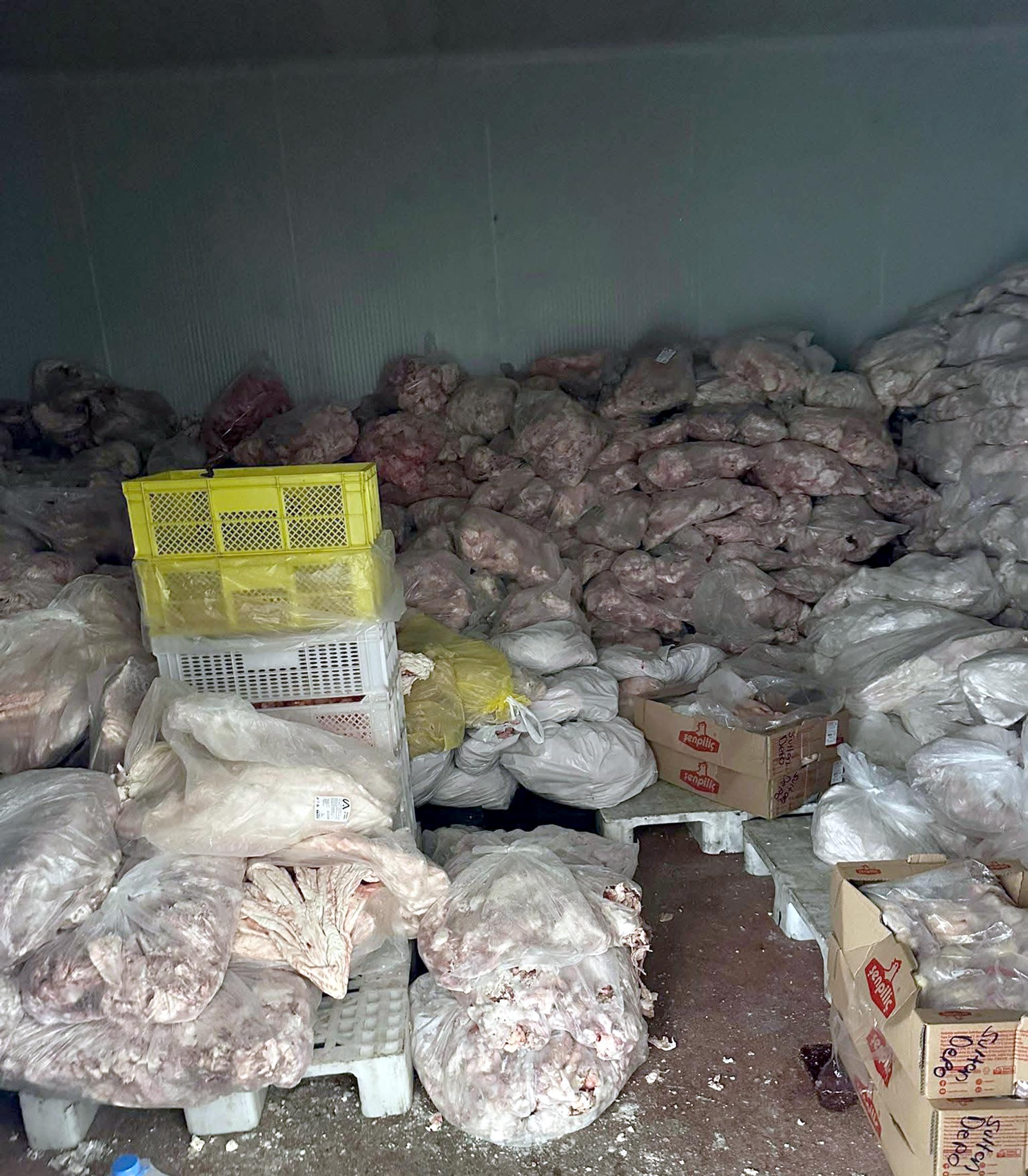 tekirdagda-sagliksiz-kosullarda-urun-is-854557-253550.jpg