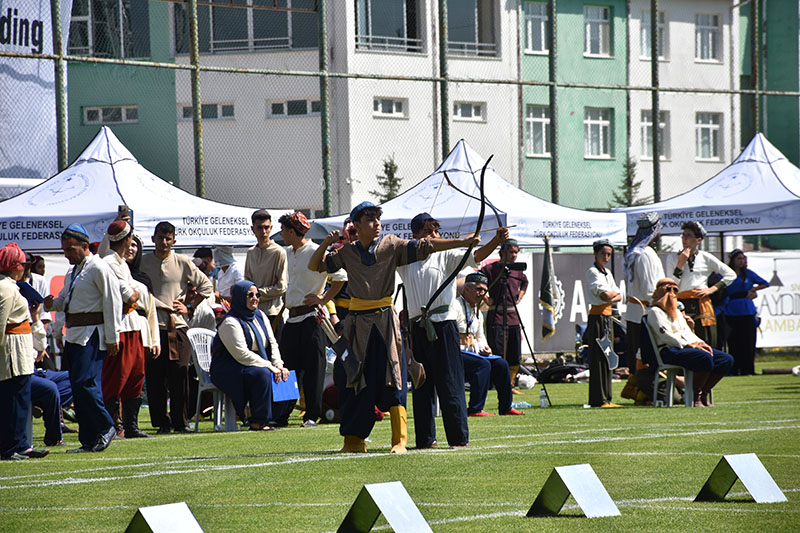 gencler-ve-buyukler-acik-hava-puta-turki-856162-254035.jpg