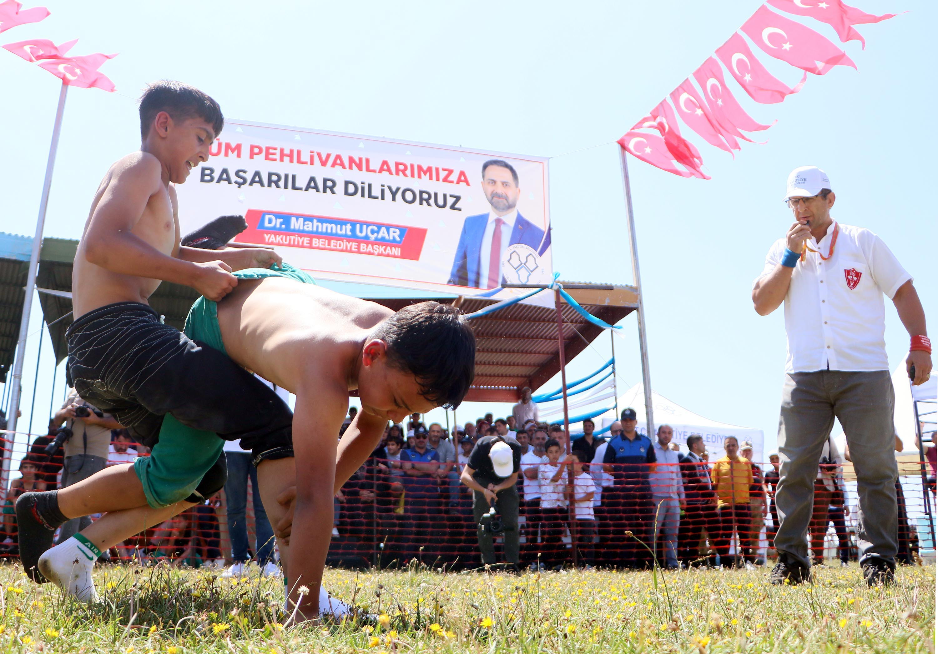 pehlivanlar-erzurum-ovasinda-pesrev-cek-857737-254452.jpg