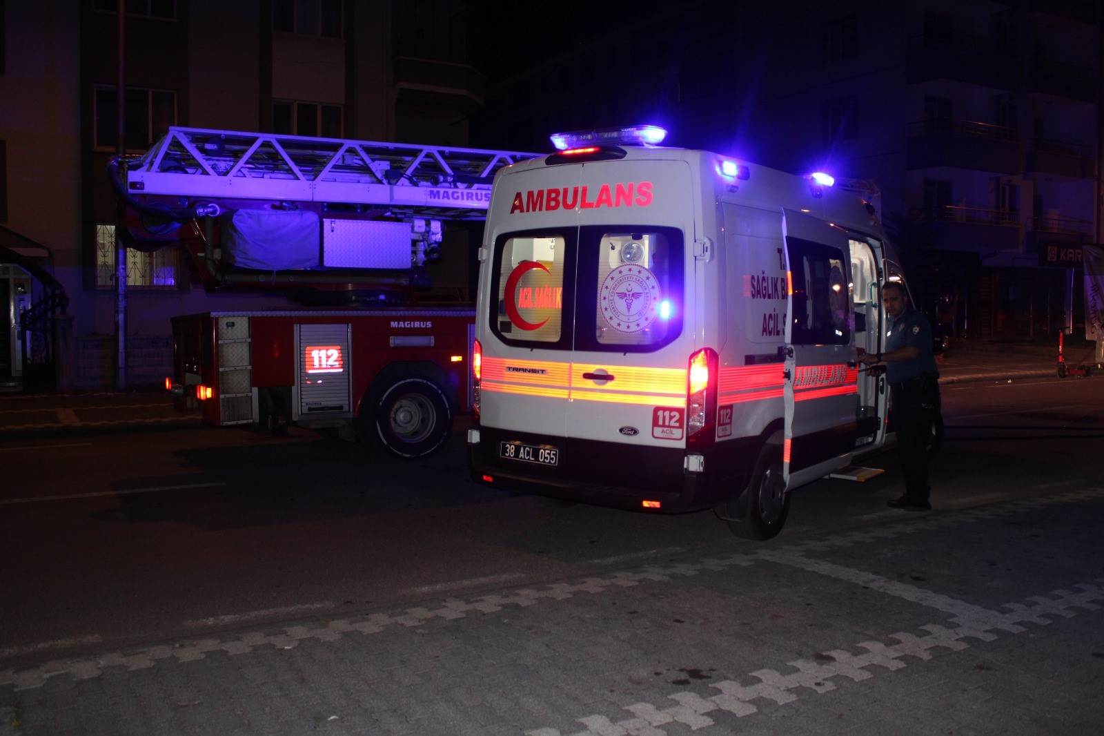 aw514889-06.jpg