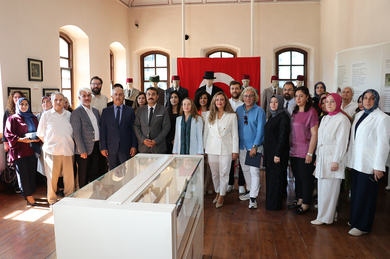 aa-20250903-39007711-39007710-sivas-kongresinin-yil-donumu-etkinlikleri-kapsaminda-milli-mucadele-kiyafet-sergisi-acildi.jpg