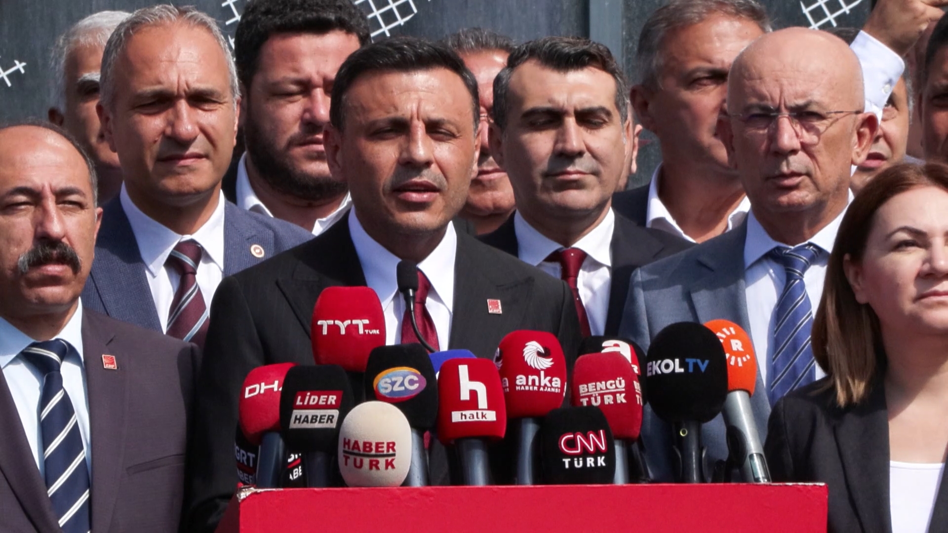 istanbul-ozgur-celik-gorevimizin-basin-896950-266485.jpg