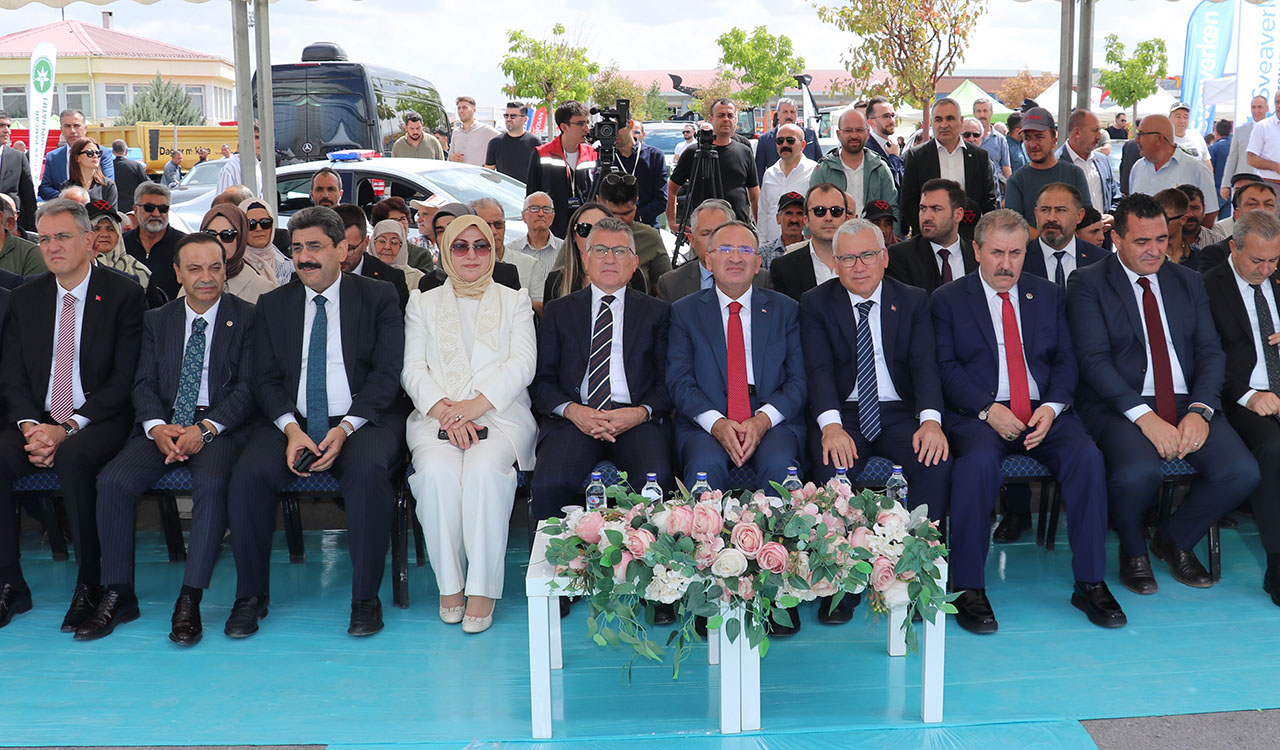 aa-20250904-39022590-39022581-tbmm-baskanvekili-bekir-bozdag-agro-tarim-sivas-fuari-acilisinda-konustu.jpg