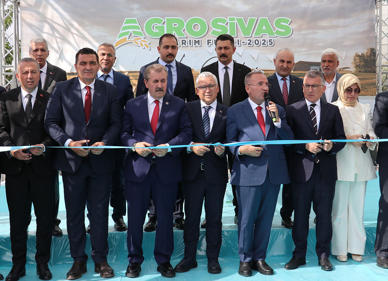 aa-20250904-39022590-39022589-tbmm-baskanvekili-bekir-bozdag-agro-tarim-sivas-fuari-acilisinda-konustu.jpg
