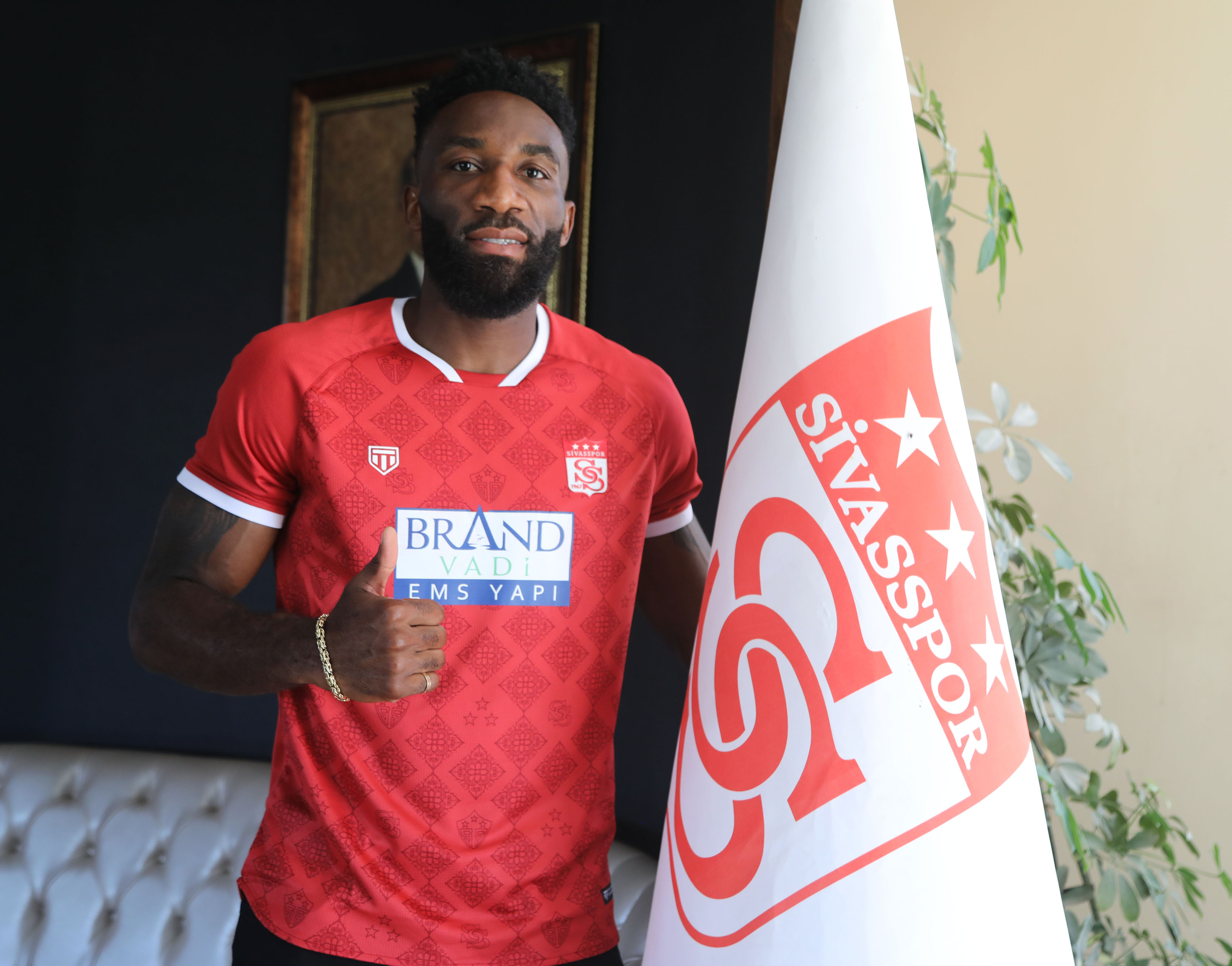 sivasspor-aaron-transfer-2.jpg