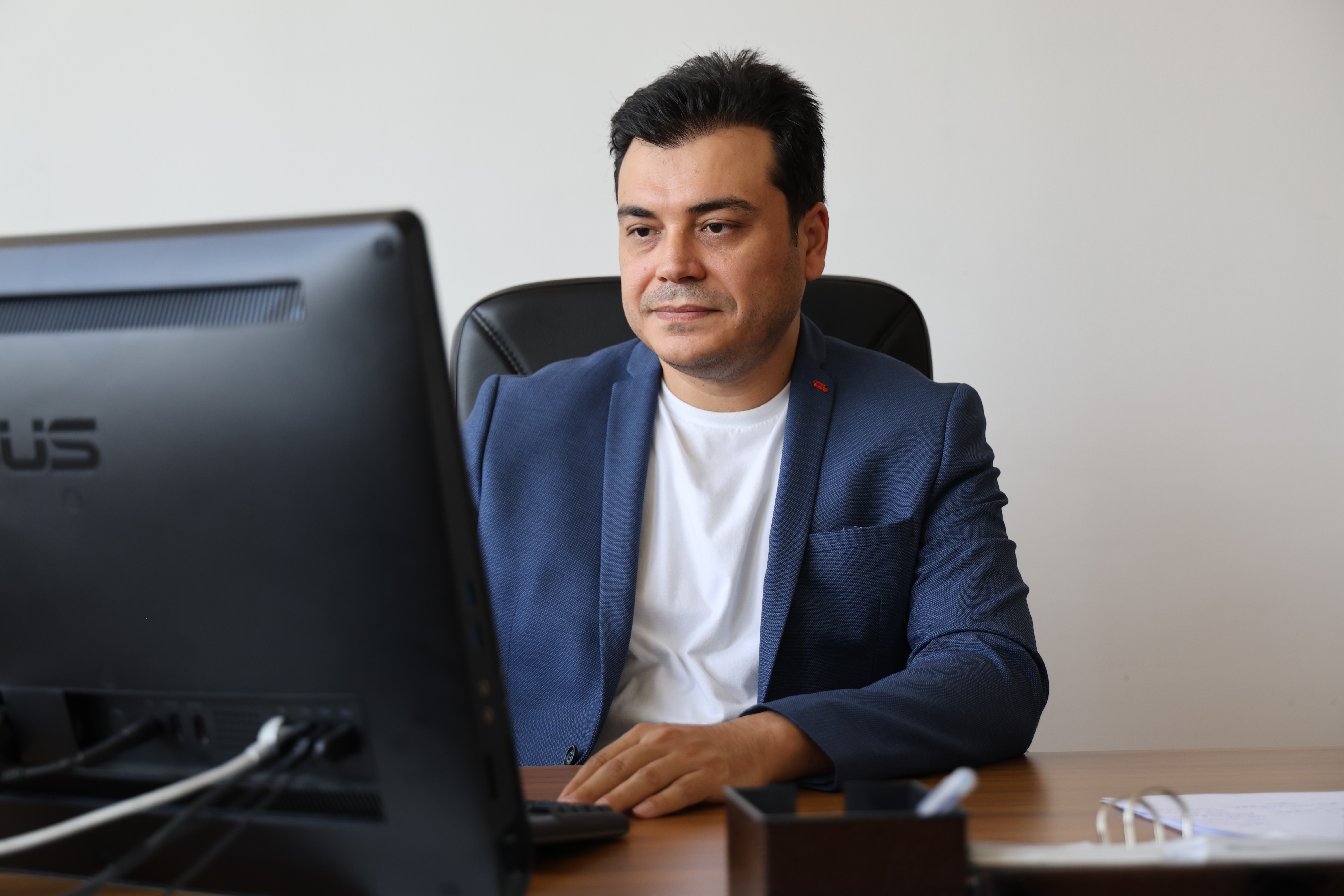 aw533625-03.jpg