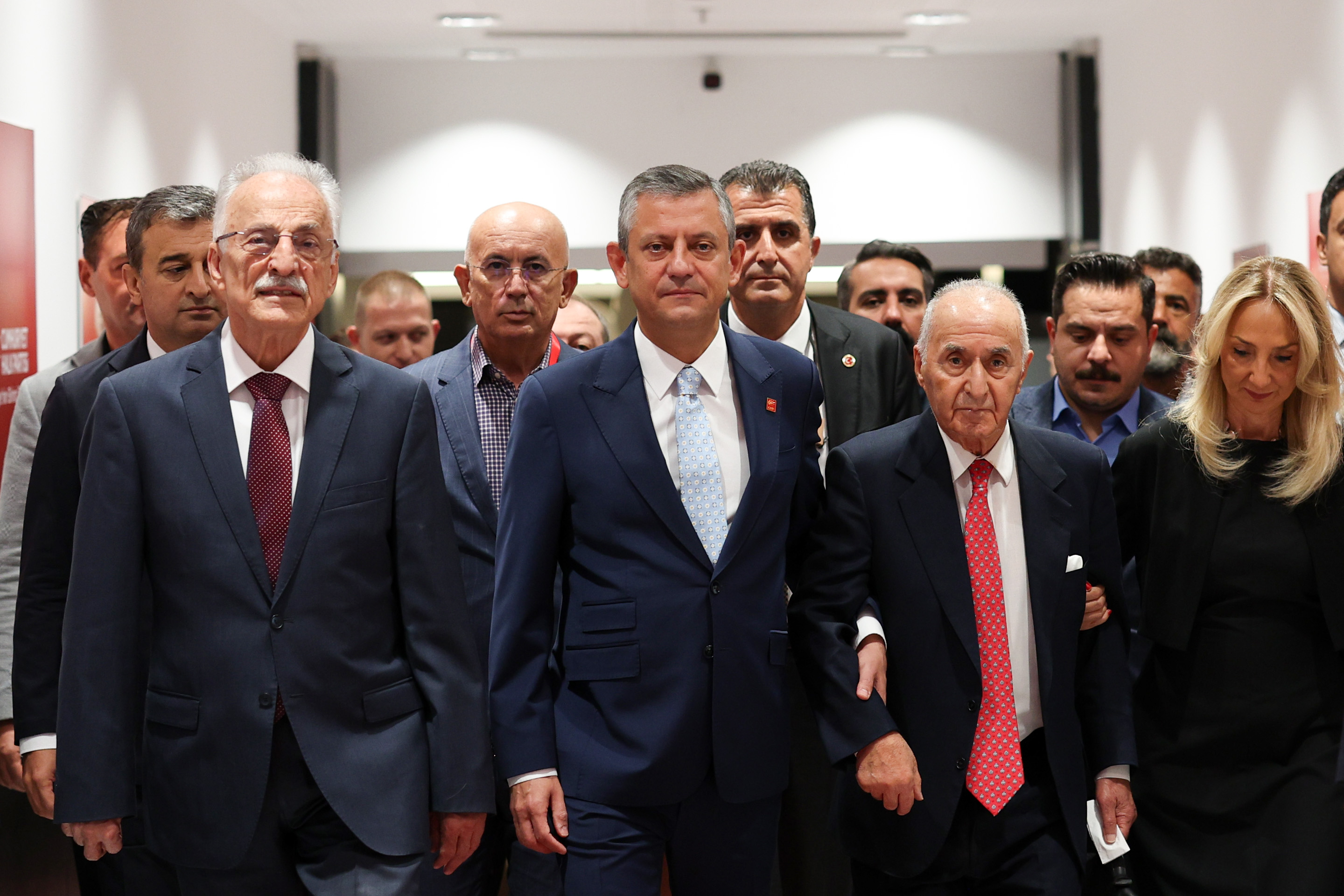 ozgur-ozel-ne-yaparsaniz-yapin-basarama-903508-268383.jpg