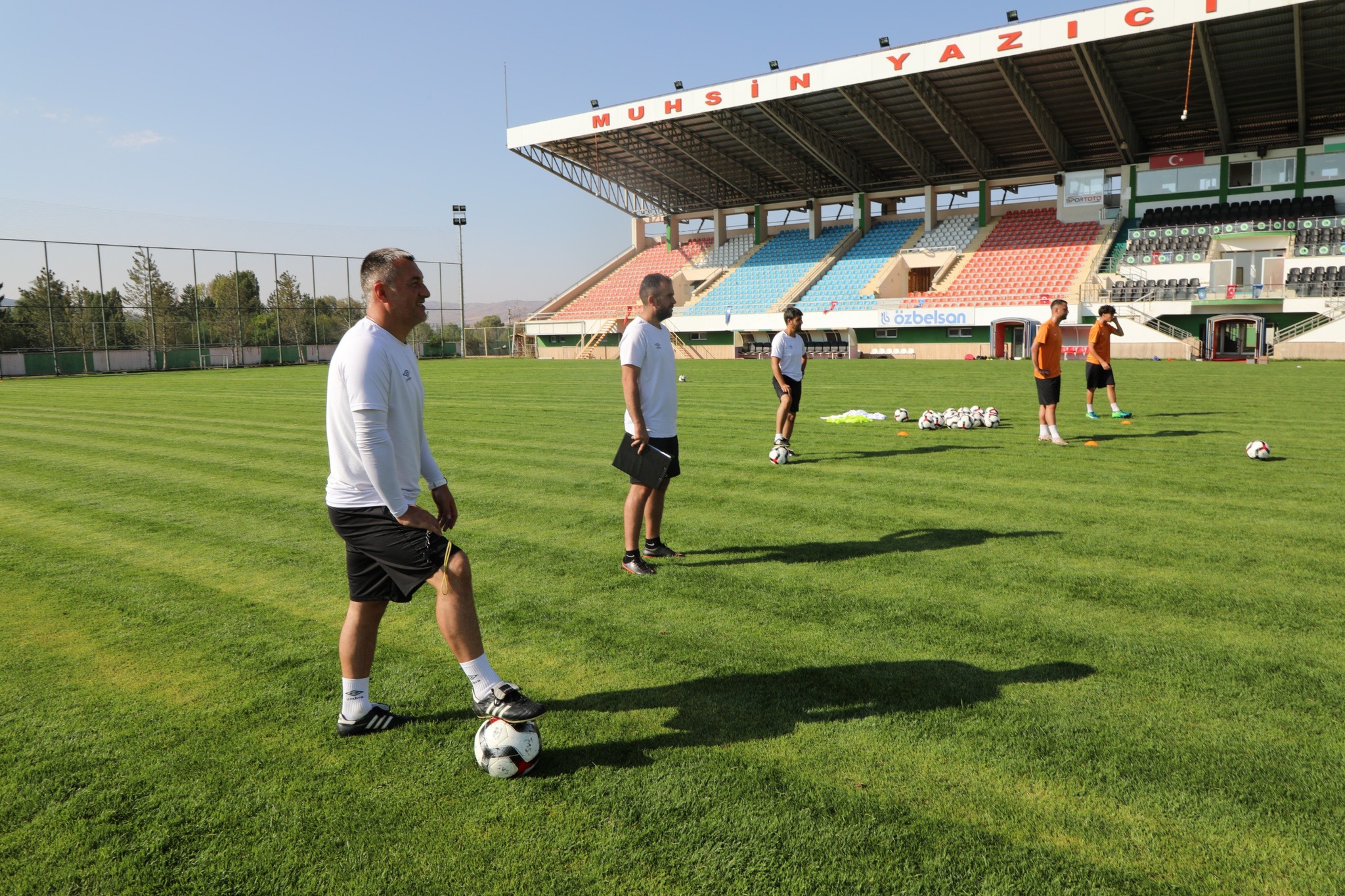 sivas-gucu-belediyespor-teknik-heyet-2.jpg