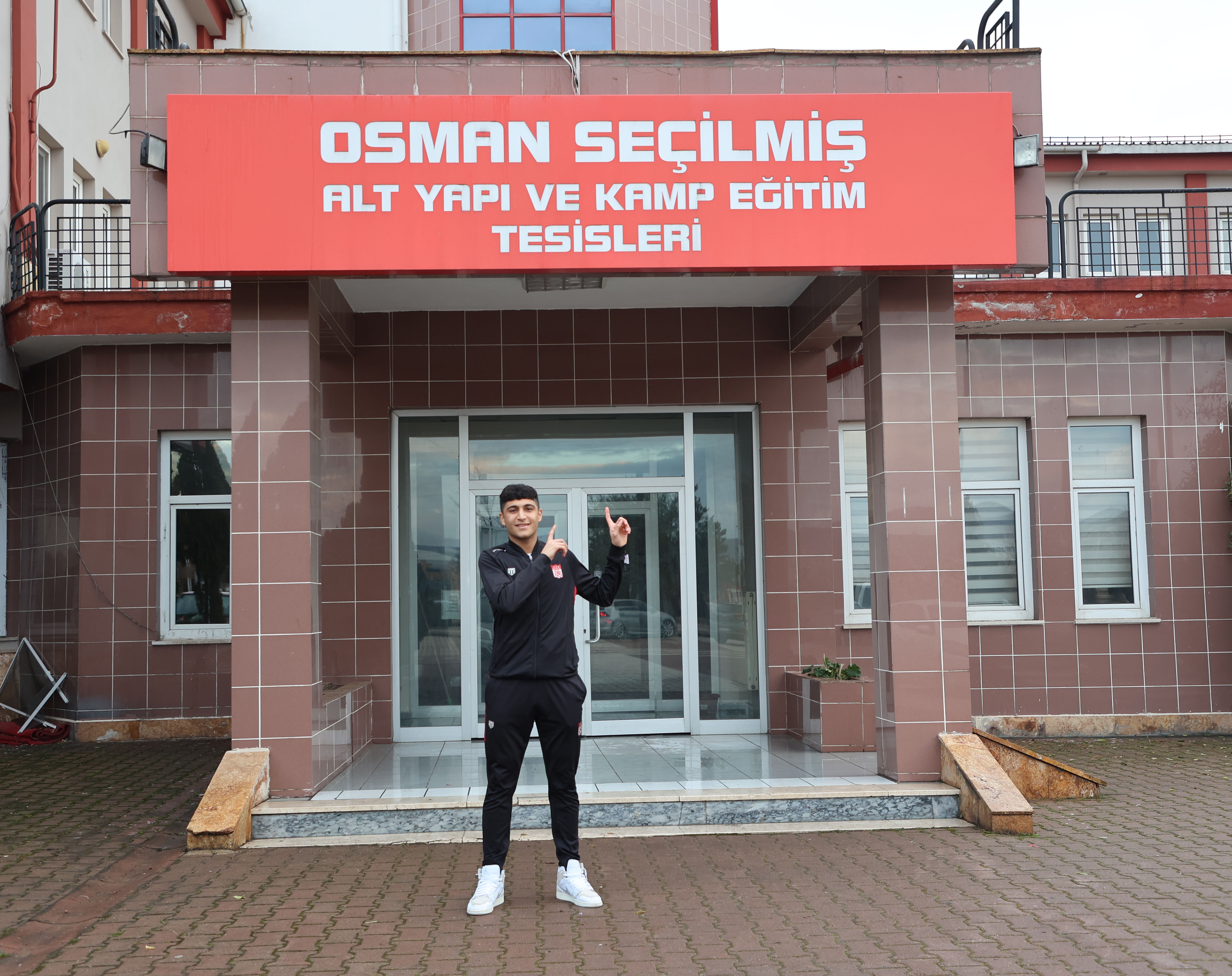yunus-emre-konak-besiktas-sivas-3.jpg