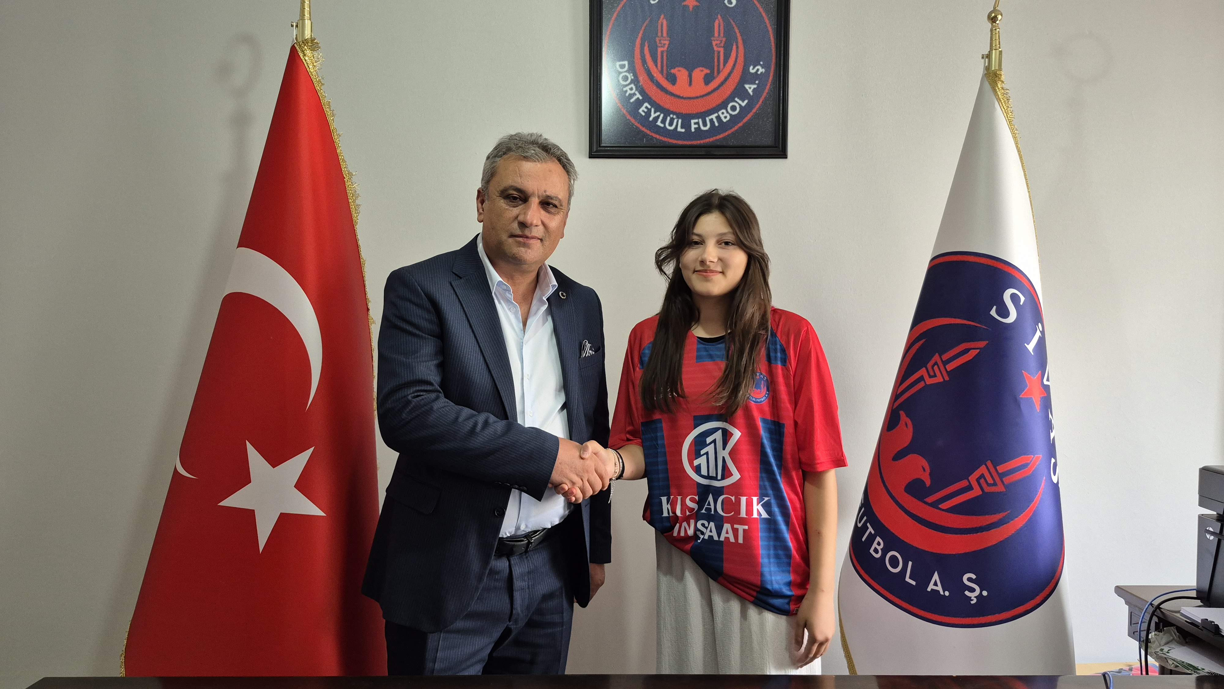 dort-eylul-kadin-takim-imza-3.jpg