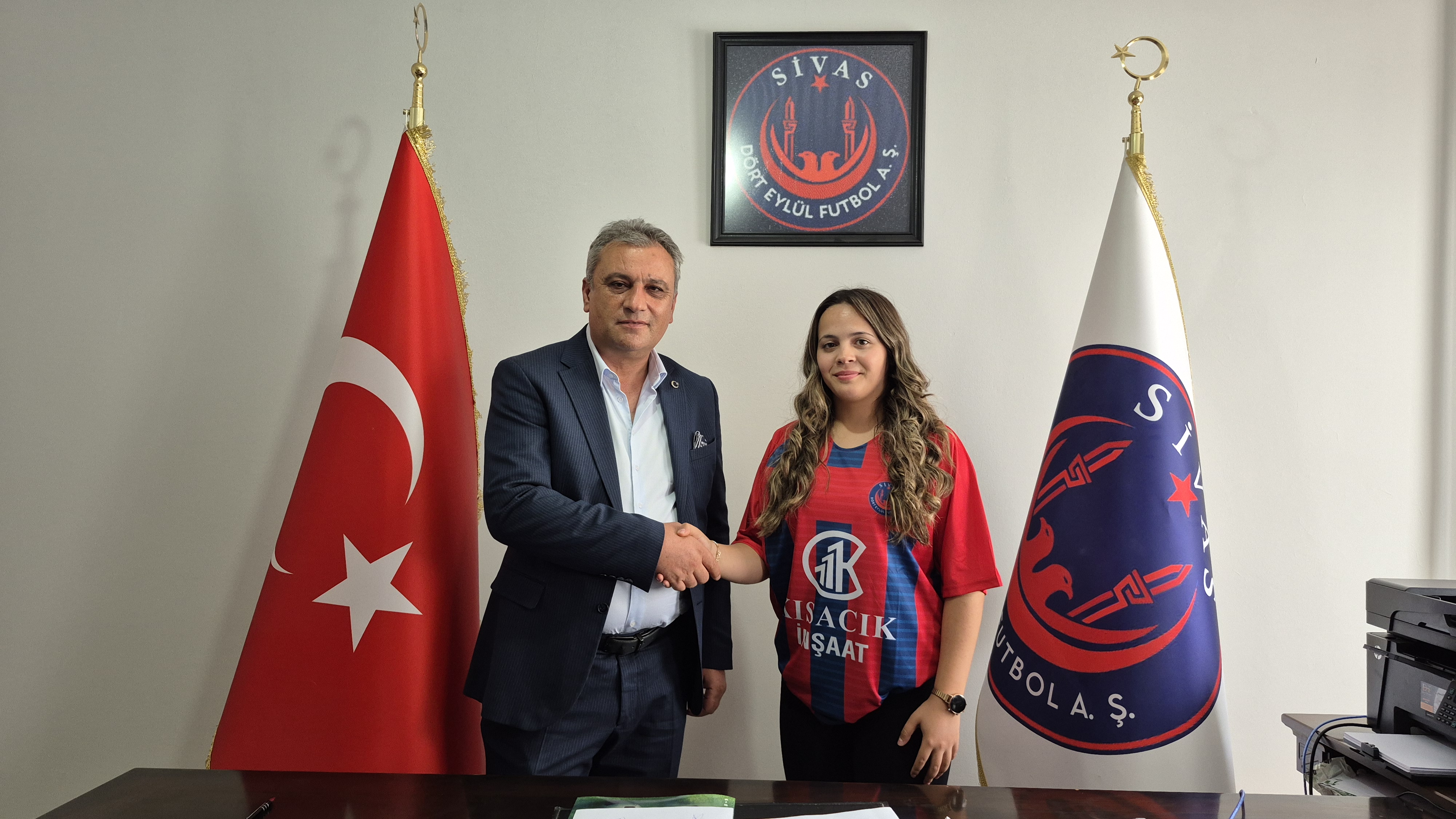 dort-eylul-kadin-takim-imza-4.jpg