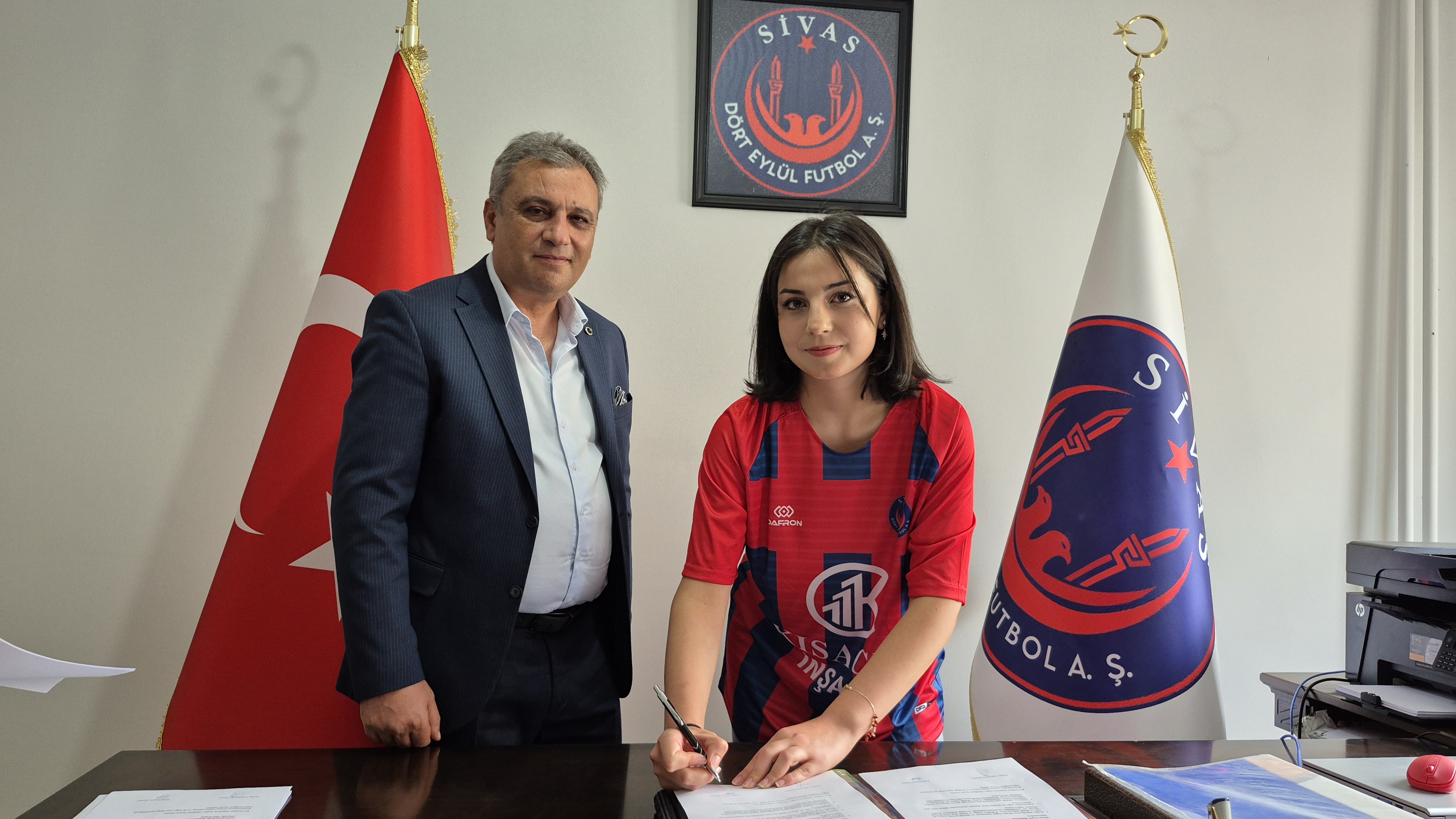 dort-eylul-kadin-takim-imza-5.jpg