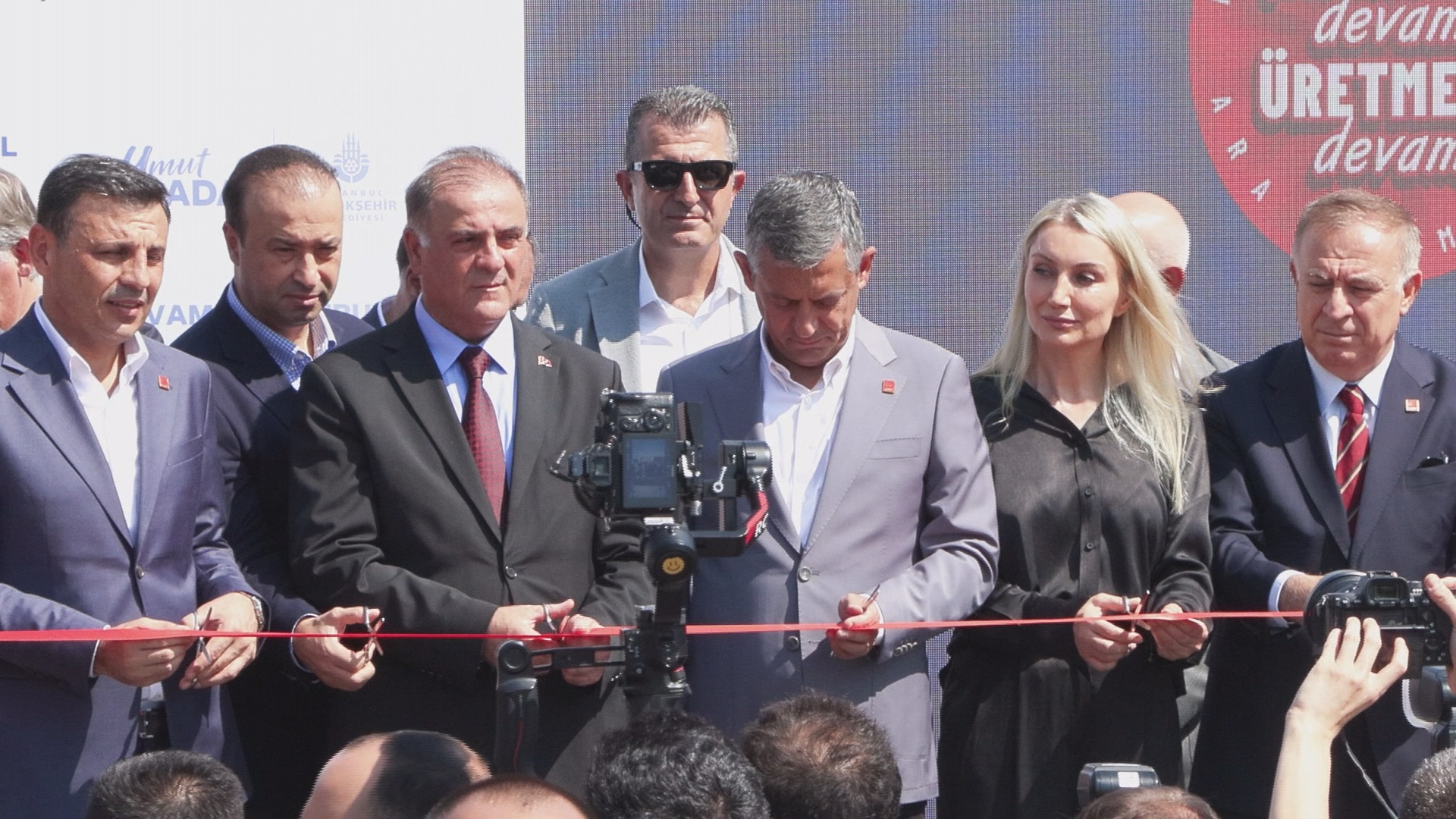 istanbul-ozgur-ozel-chplilerin-secti-906740-269404.jpg