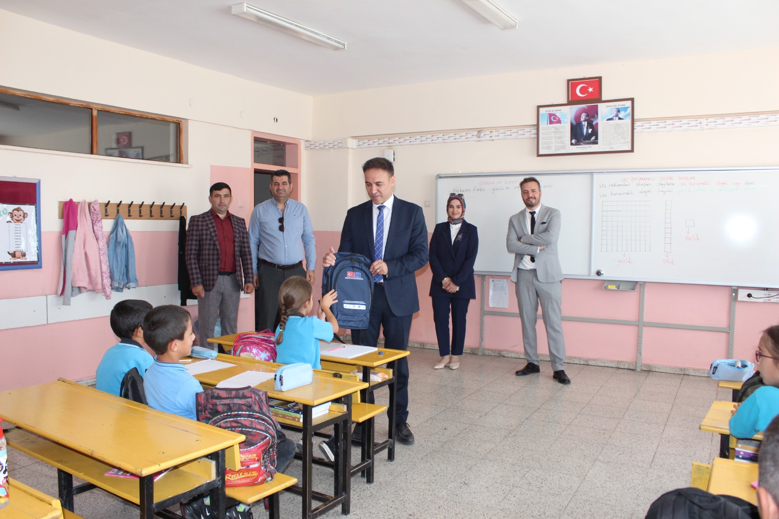 aa-20250912-39094023-39094022-sivasta-tkdkdan-ogrencilere-kirtasiye-yardimi.jpg