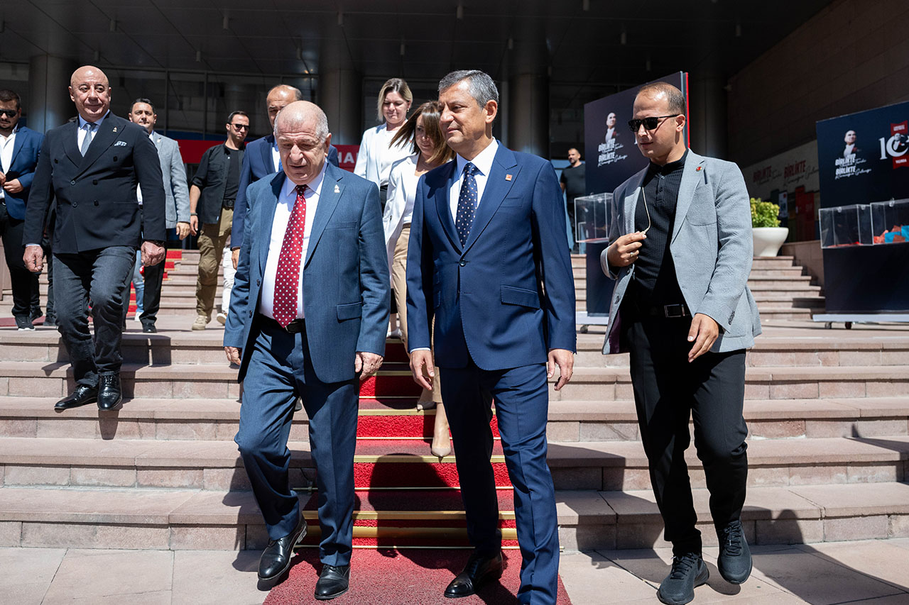 aa-20250914-39110264-39110260-chp-genel-baskani-ozel-zafer-partisi-genel-baskani-ozdag-ile-gorustu.jpg