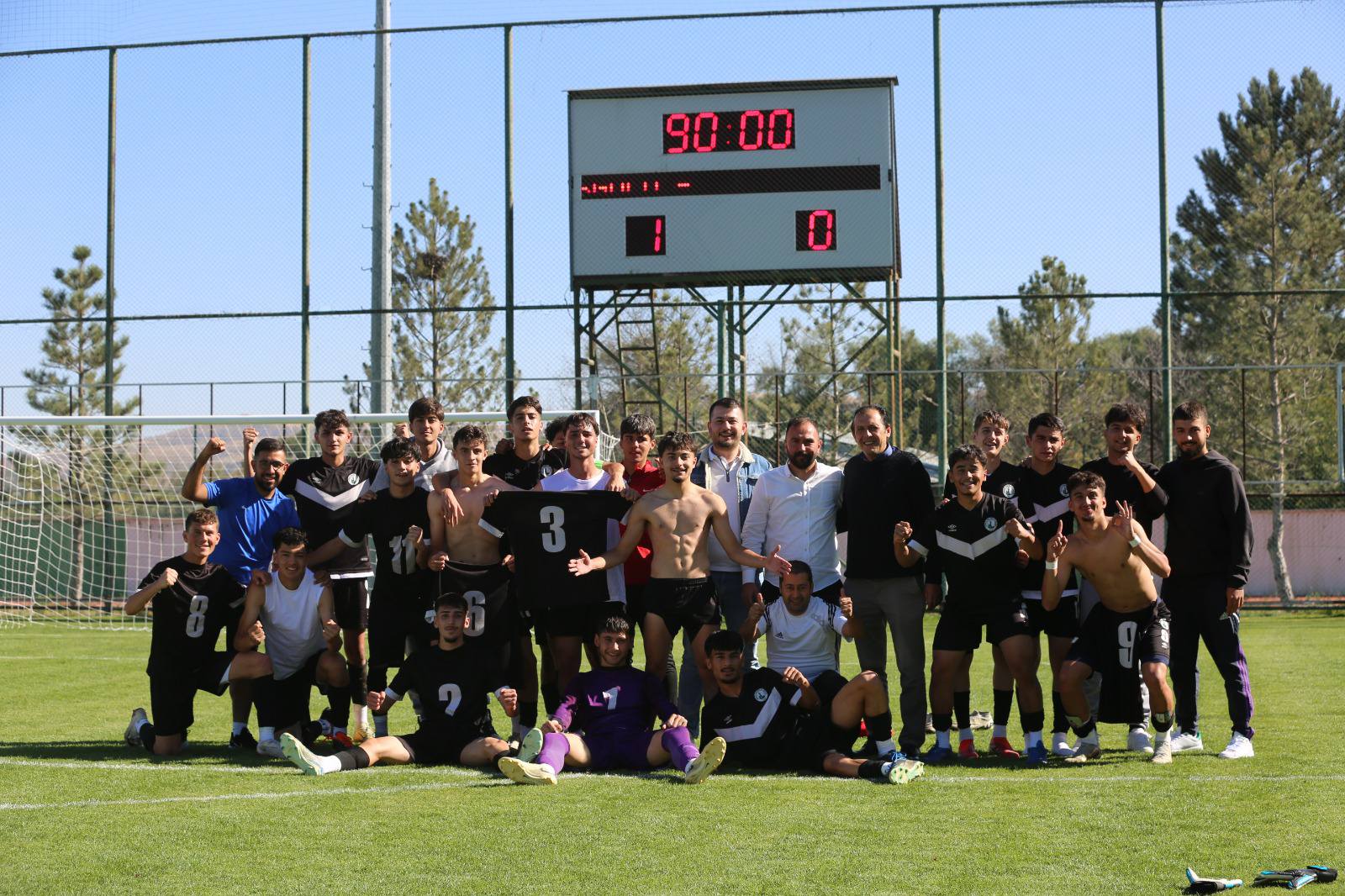 sivas-gucu-belediyespor-u19-mac-2.jpg