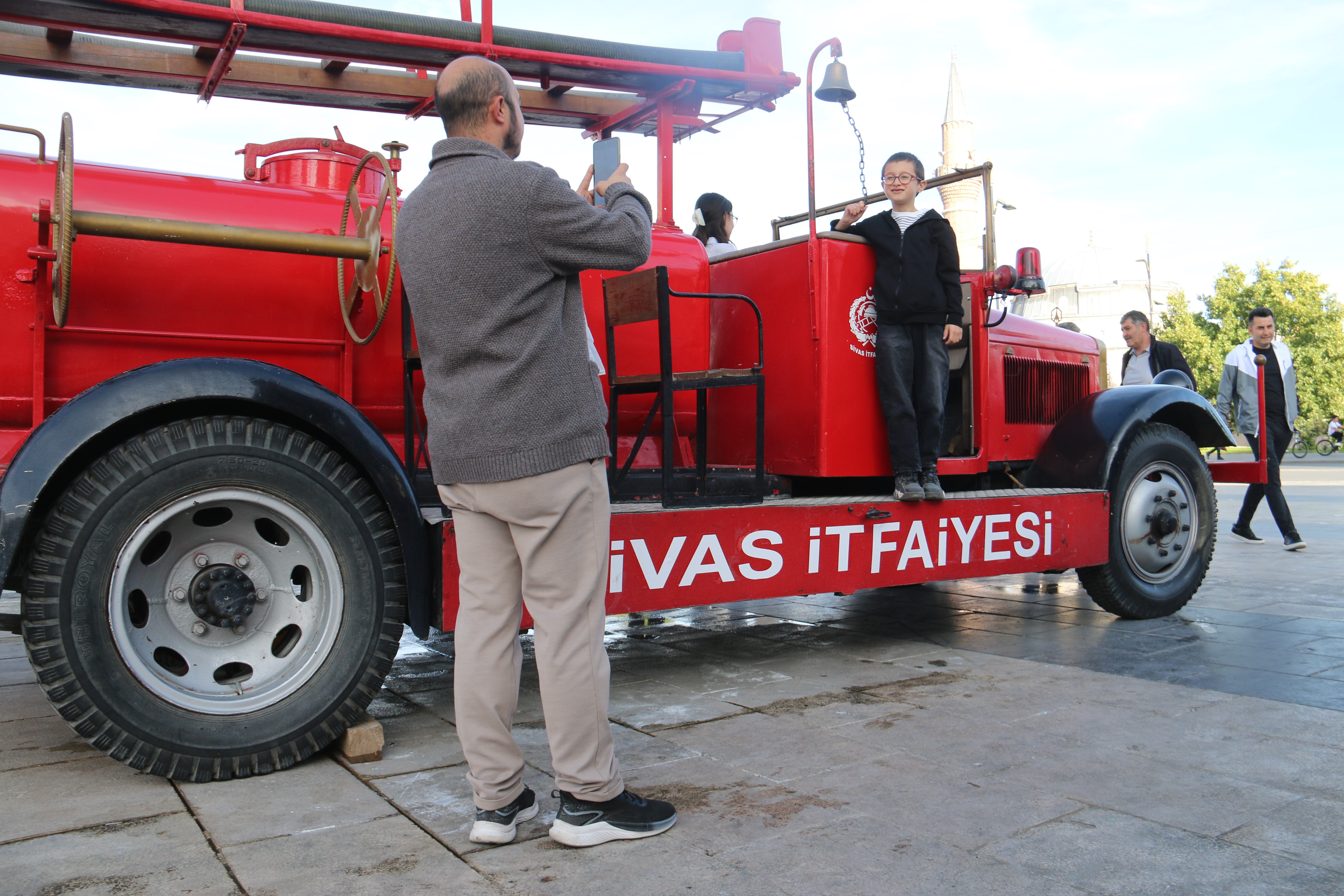 aw547182-09.jpg