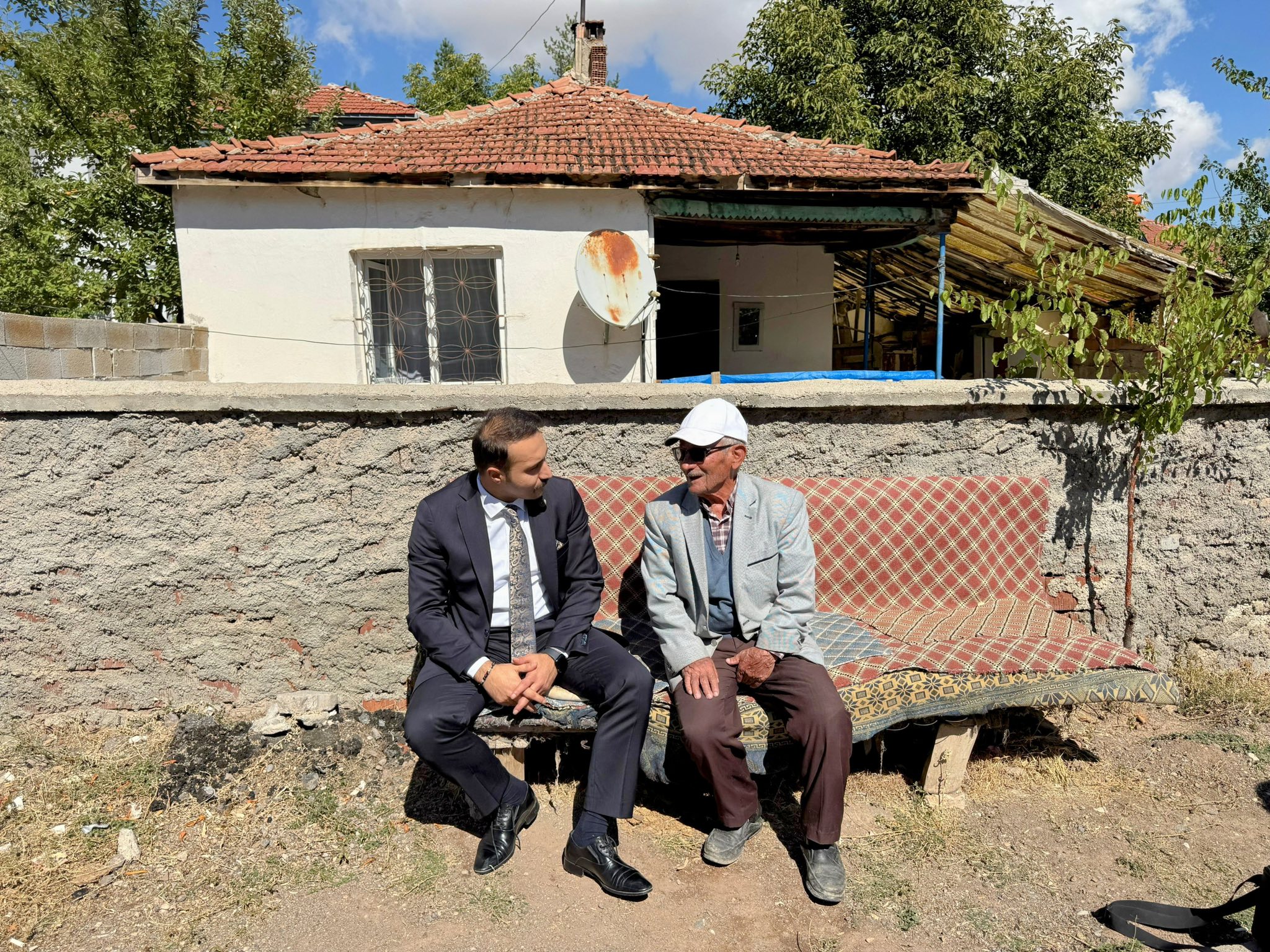aa-20251001-39278442-39278440-gemerek-kaymakami-koca-dunya-yaslilar-gunu-dolayisiyla-ziyaretlerde-bulundu.jpg