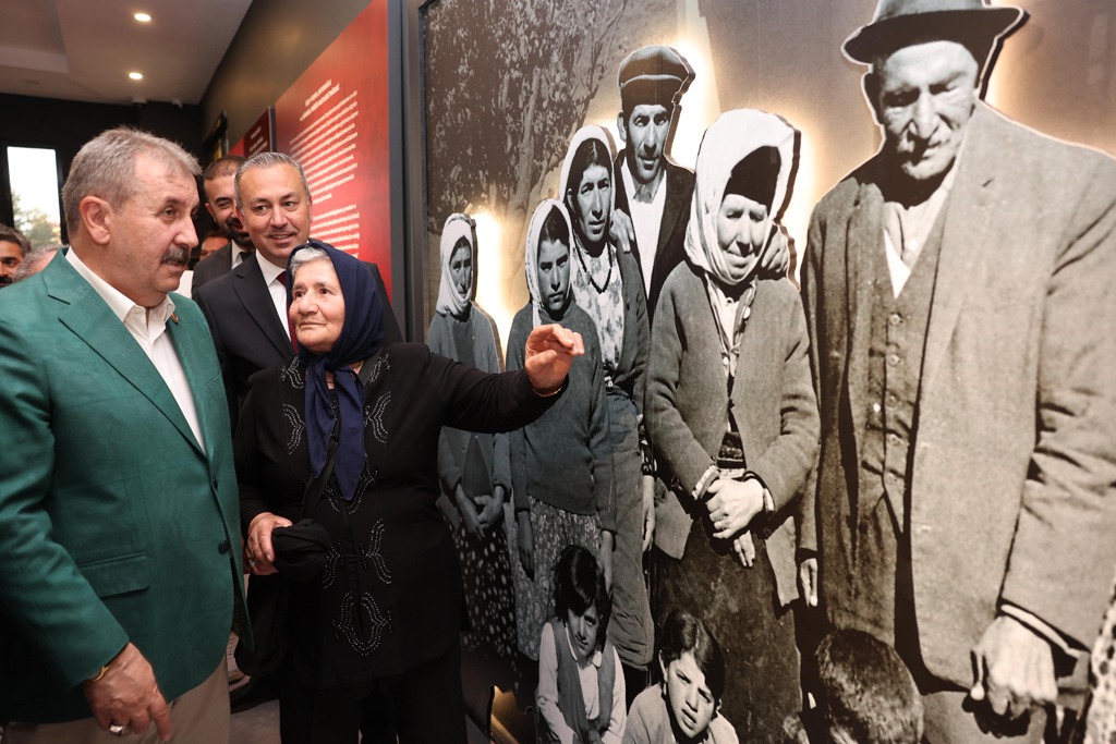 asik-veysel-satiroglu-ve-yoresel-1.jpg