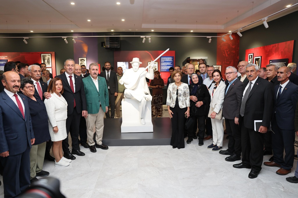 asik-veysel-satiroglu-ve-yoresel-2.jpg