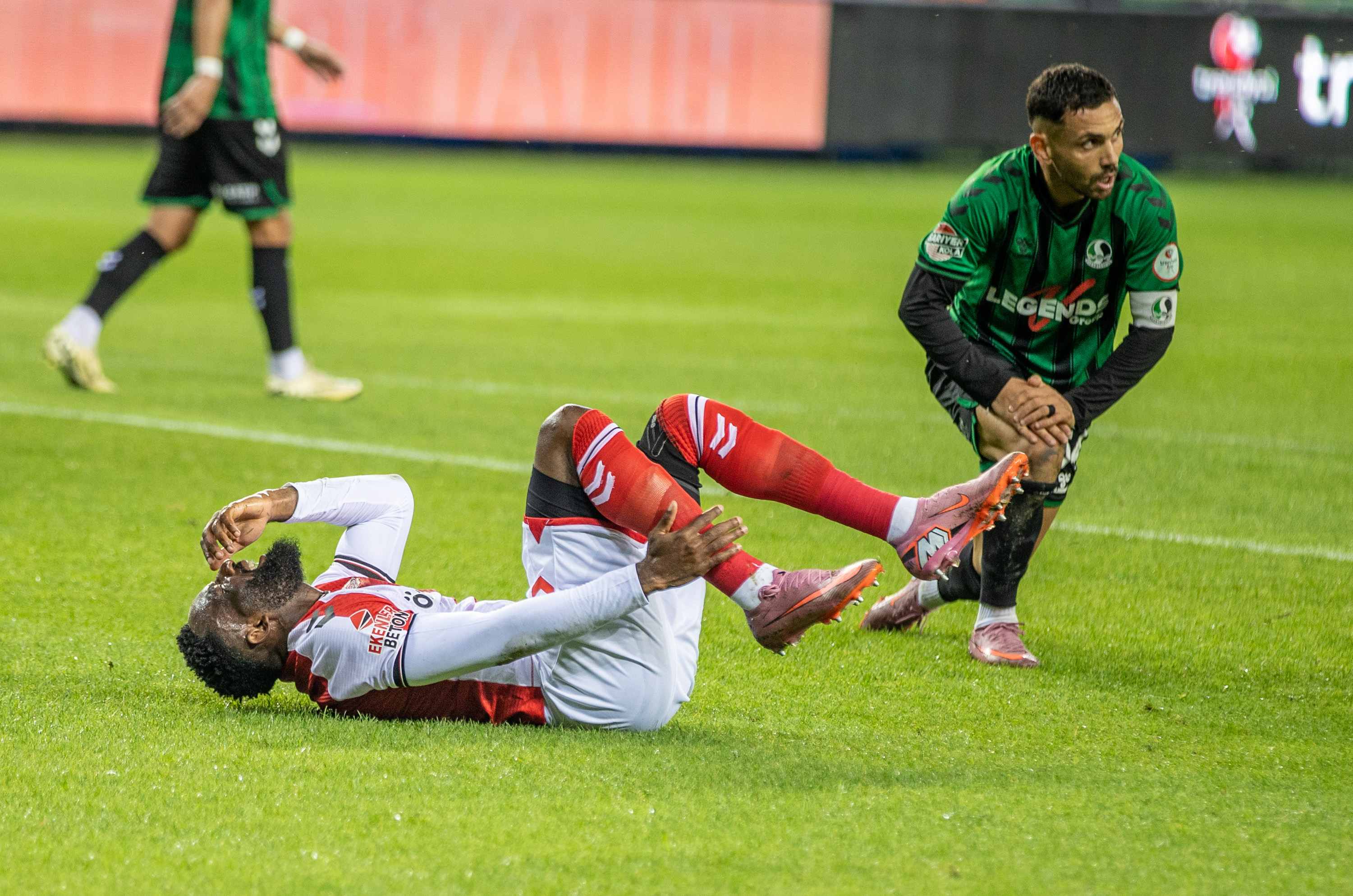 aa-20250929-39261020-39261014-sakaryaspor-ozbelsan-sivasspor.jpg