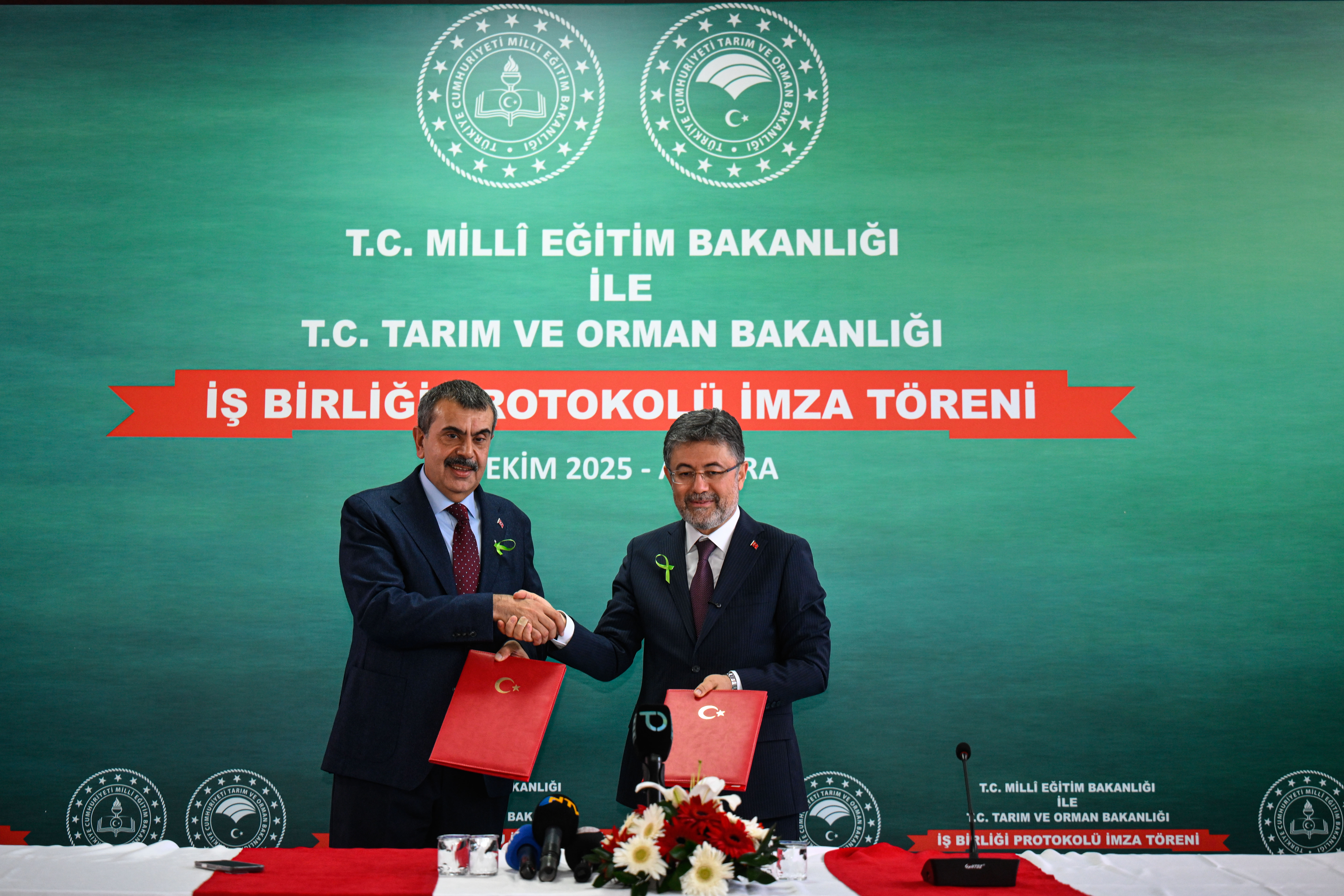 aa-20251006-39326454-39326437-milli-egitim-ile-tarim-ve-orman-bakanliklari-arasinda-cati-protokolu-imzalandi.jpg