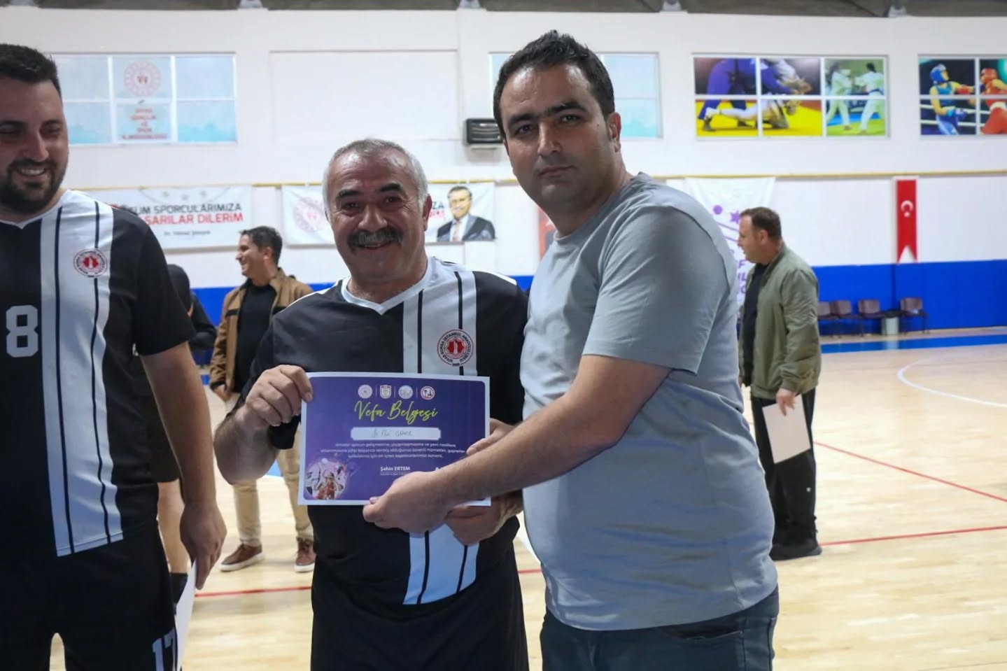 amator-spor-haftasi-eski-sporcular-hentbol-2.jpg