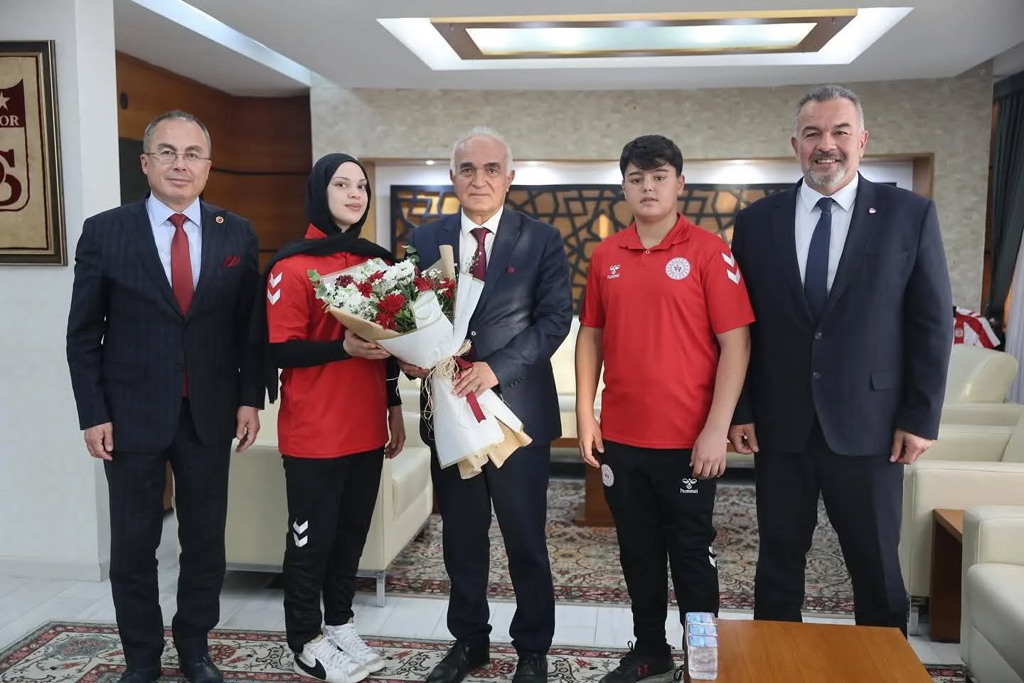 amator-spor-haftasi-vali-belediye-ziyaret-1.jpg