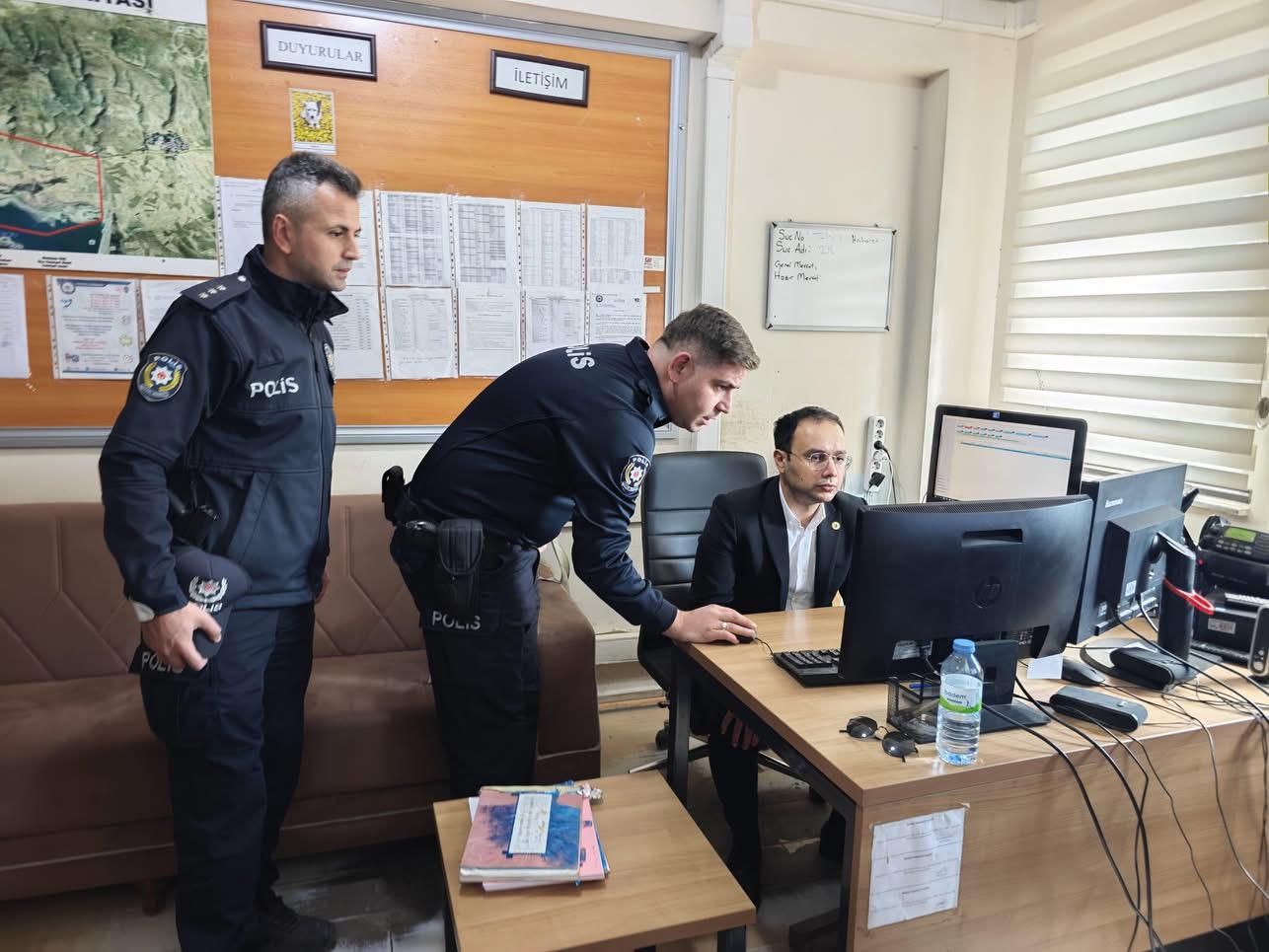 aa-20251010-39363425-39363423-golova-kaymakami-kahveci-ilce-emniyet-amirligini-ziyaret-etti-001.jpg