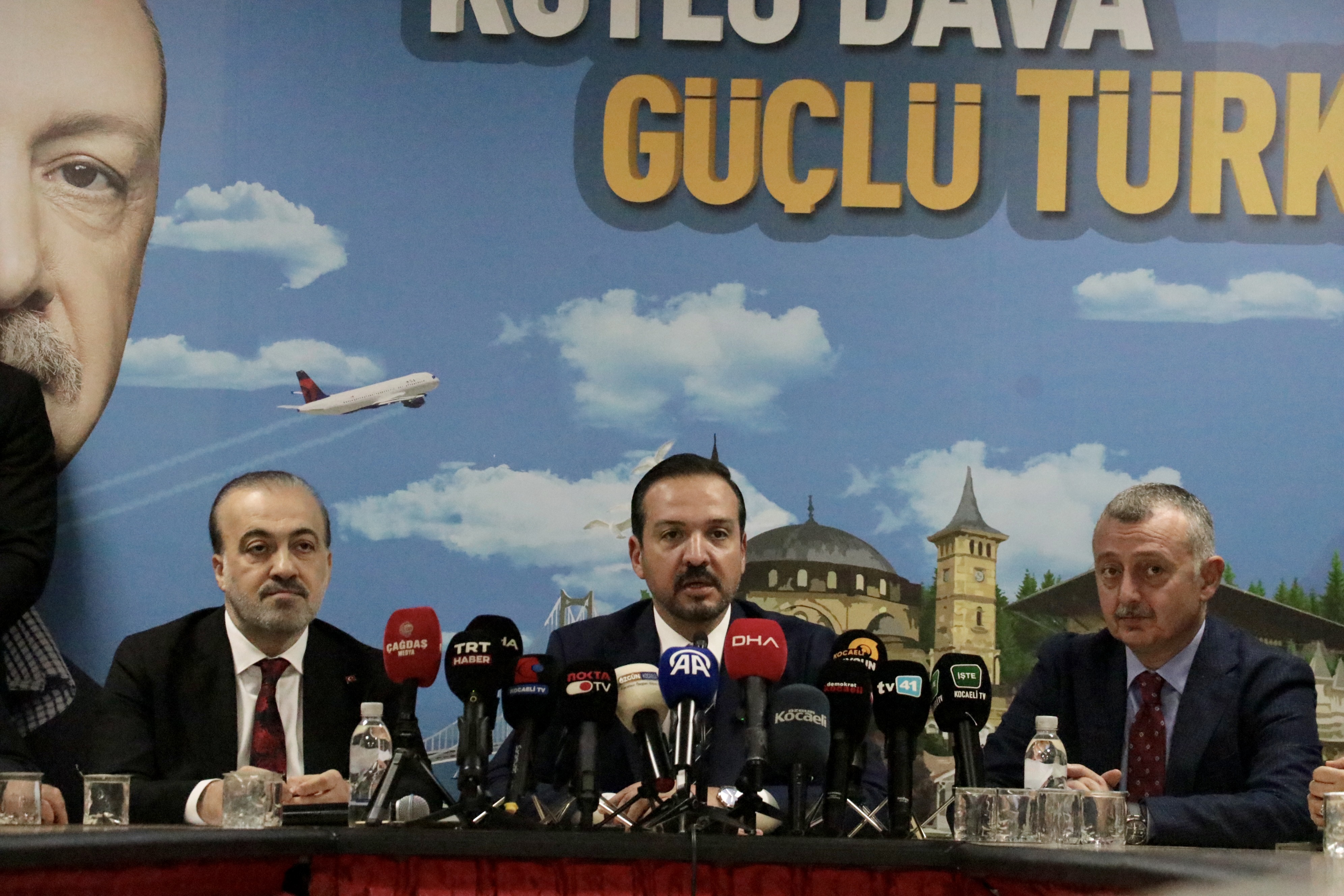 ak-partili-zorlu-meclisteki-sloganlar-958506-284645.jpg