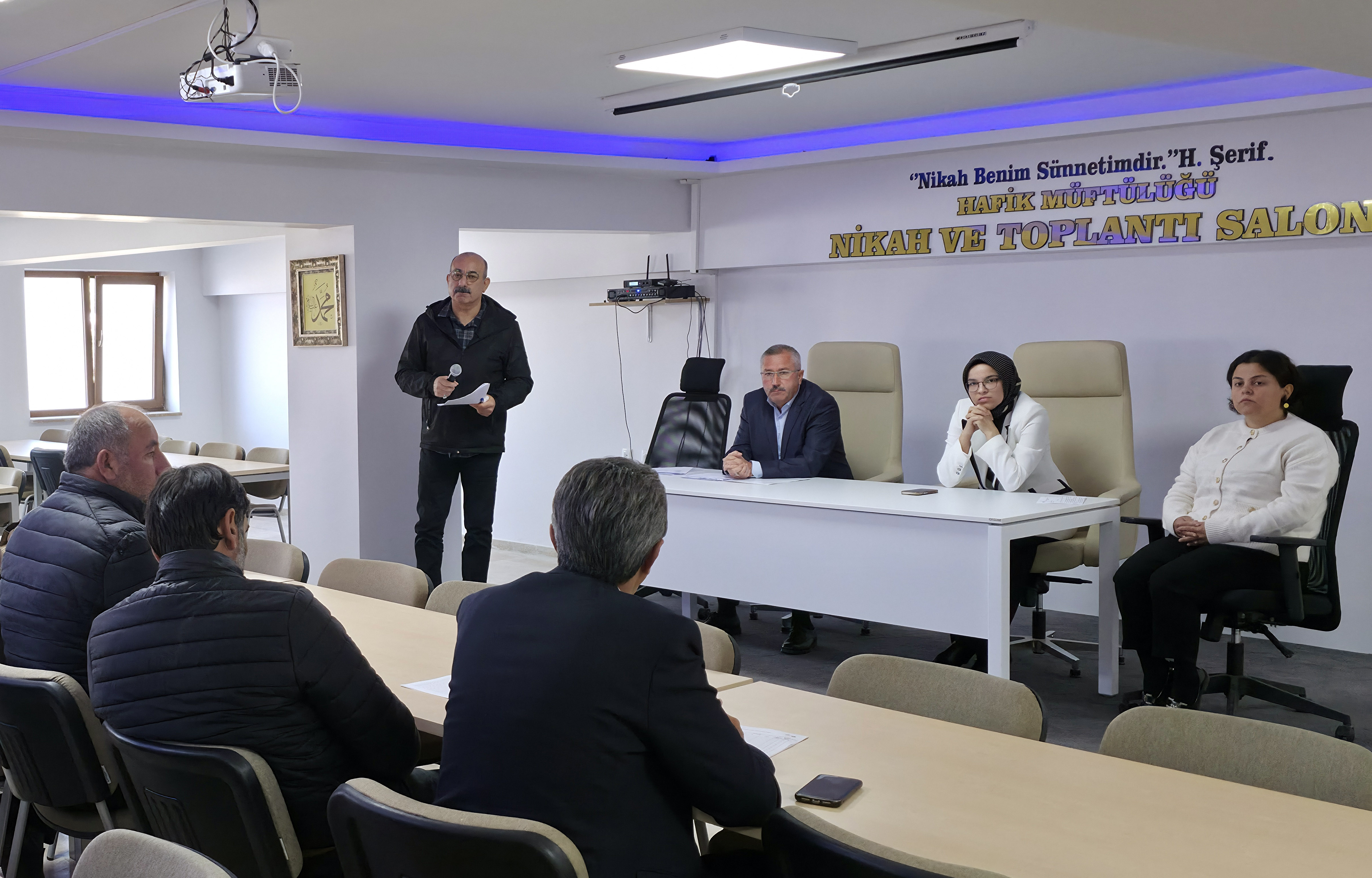 aa-20251014-39406348-39406346-hafikte-muhtarlar-genel-tarim-sayimi-ve-uretim-kayit-sistemi-hakkinda-bilgilendirildi.jpg