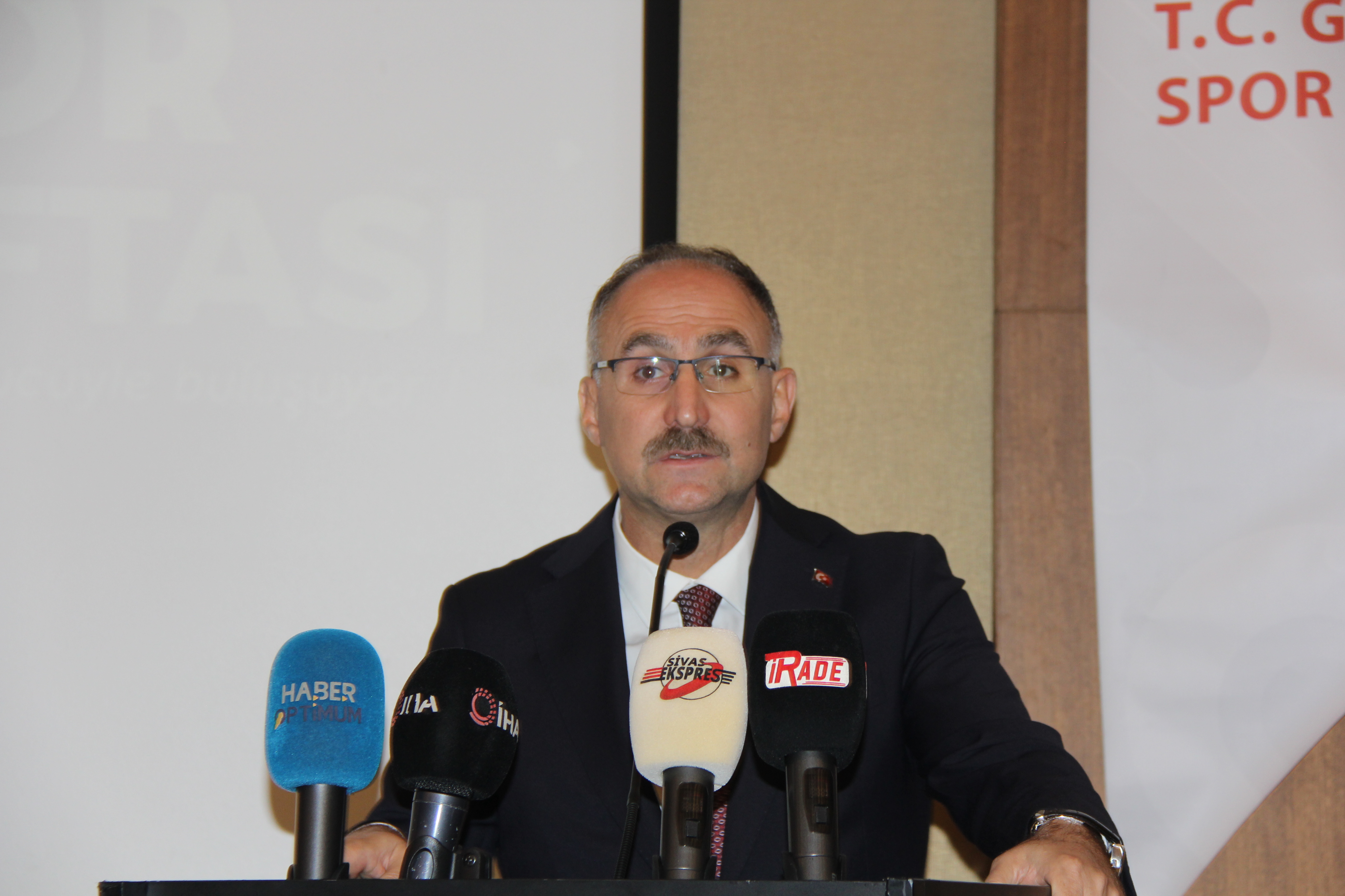 genclik-ve-spor-bakanlik-mudur-sivas-4.jpg