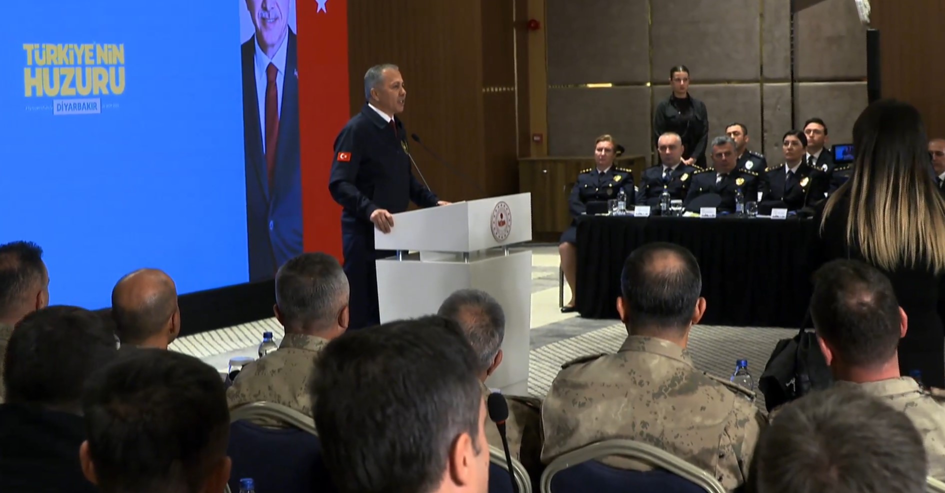 bakan-yerlikaya-hic-kimse-polisimize-972173-288689.jpg