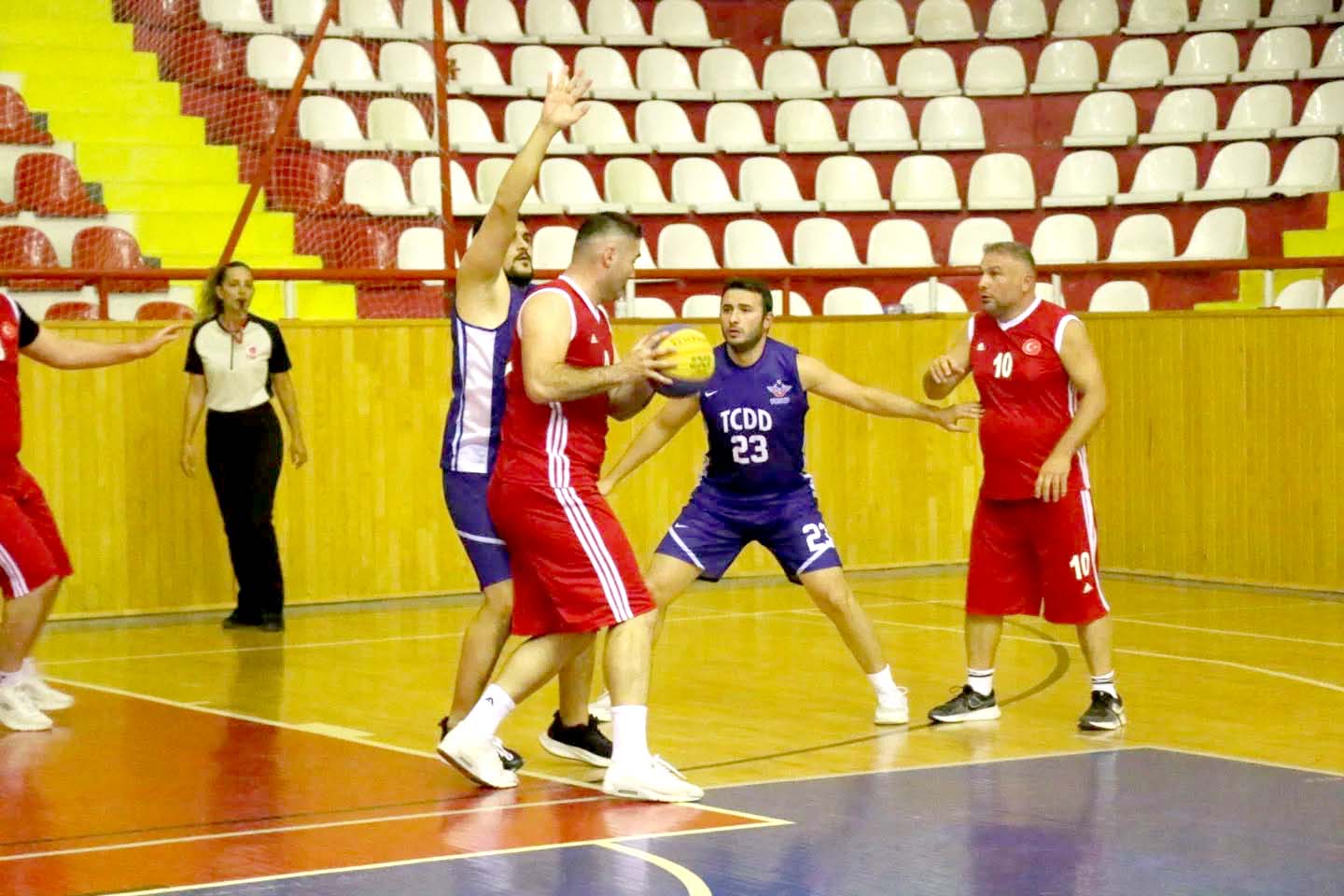 gelin-sporla-bulusalim-basketbol-3.jpg