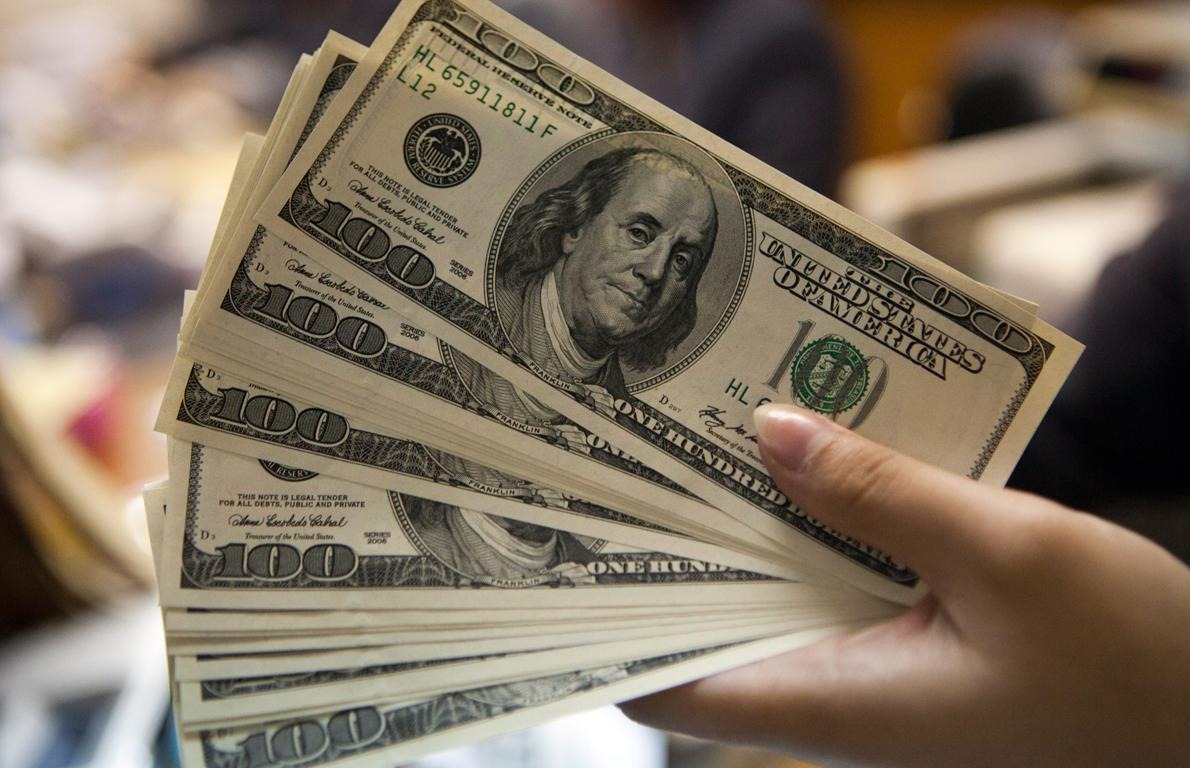 manifesto-dolar-yukseli.jpg